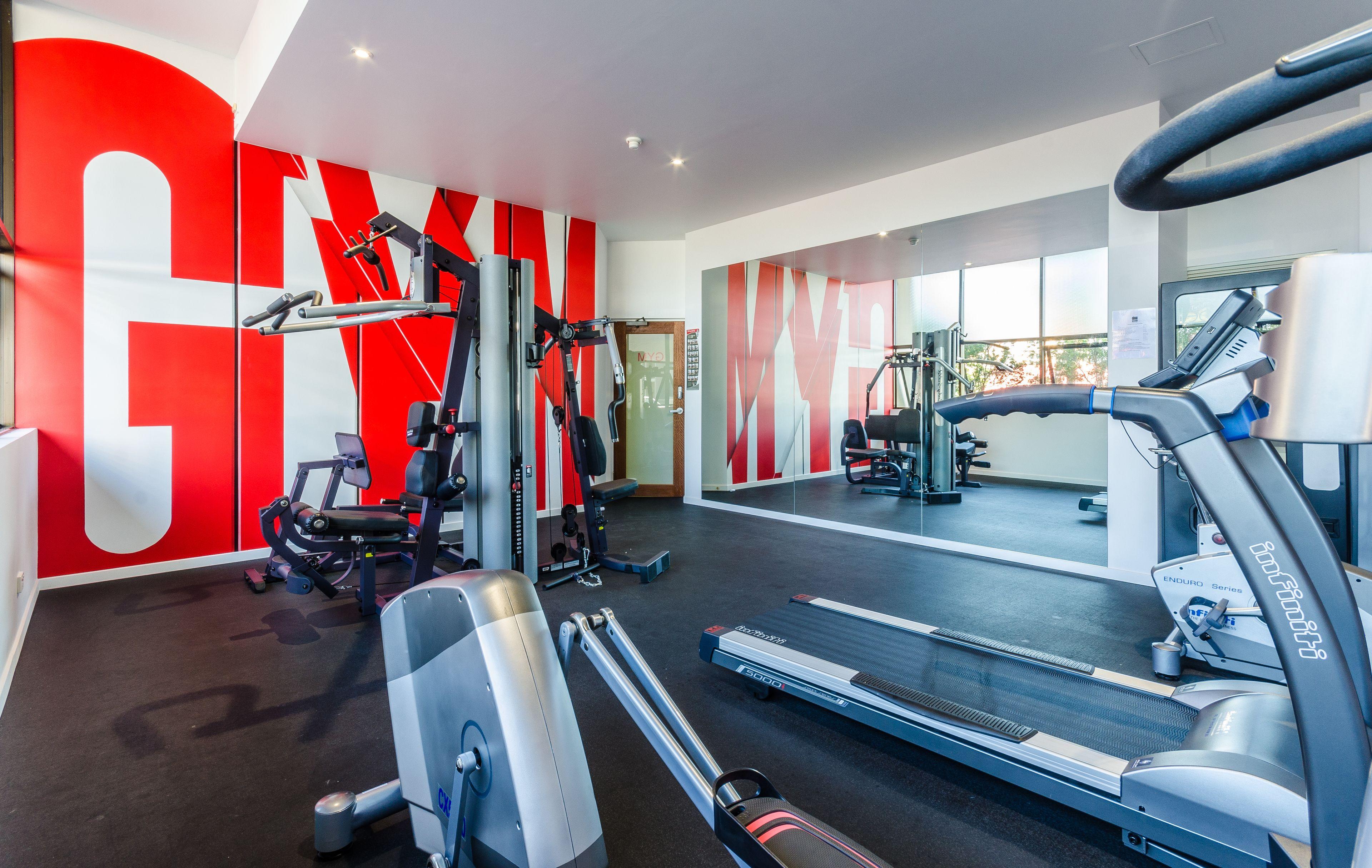 Hillcrest Aparthotel 4*