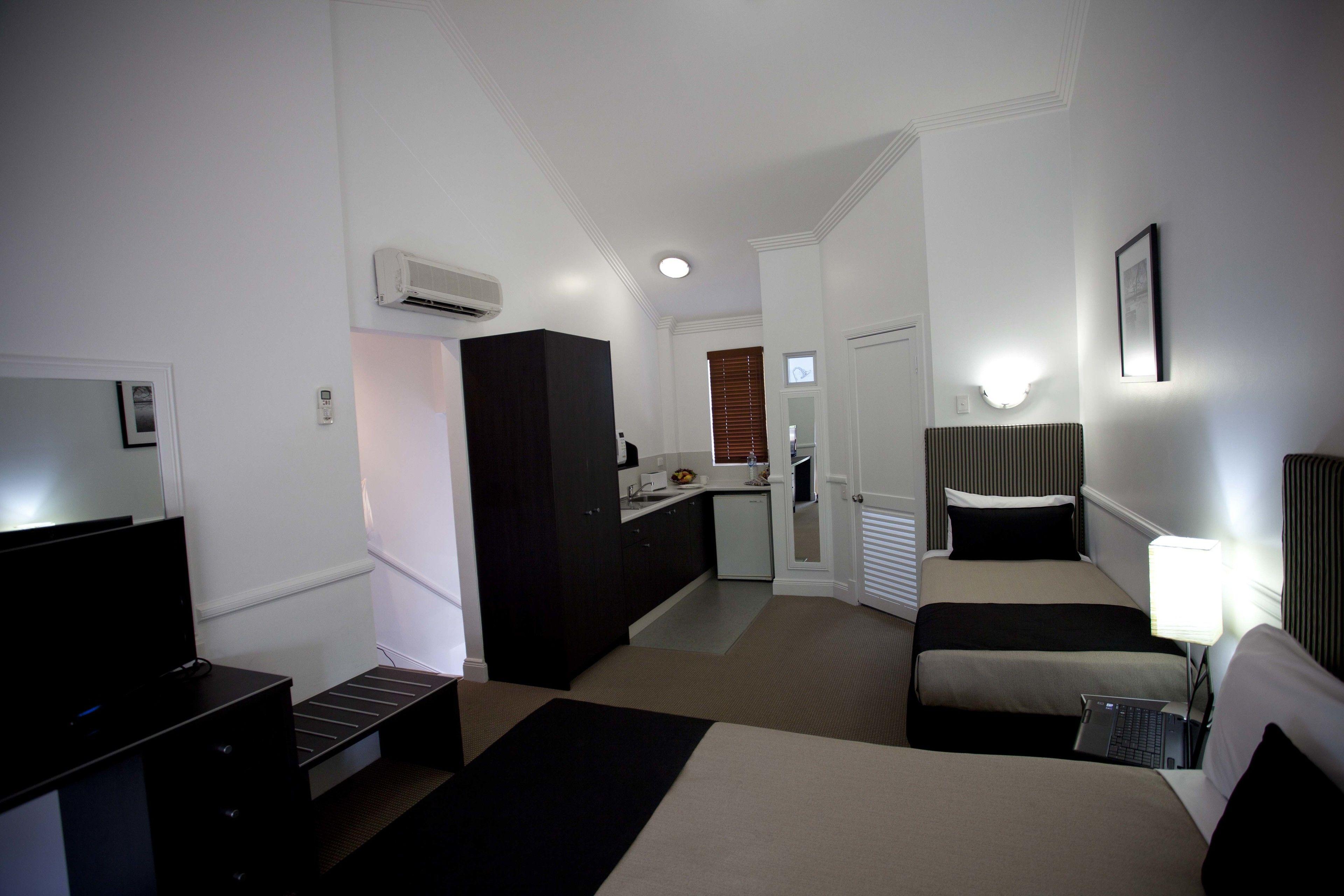 Comfort & Northgate Airport