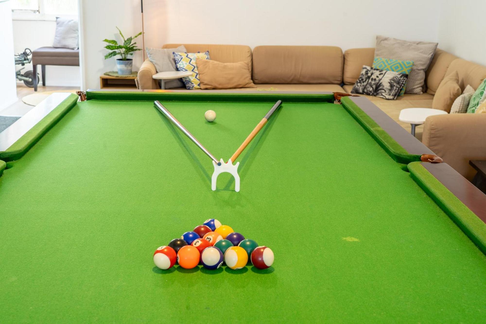 Hot Tub, Ice Bath, Gym, Sauna, Pool Table Coorparoo Haven Homestay Brisbane