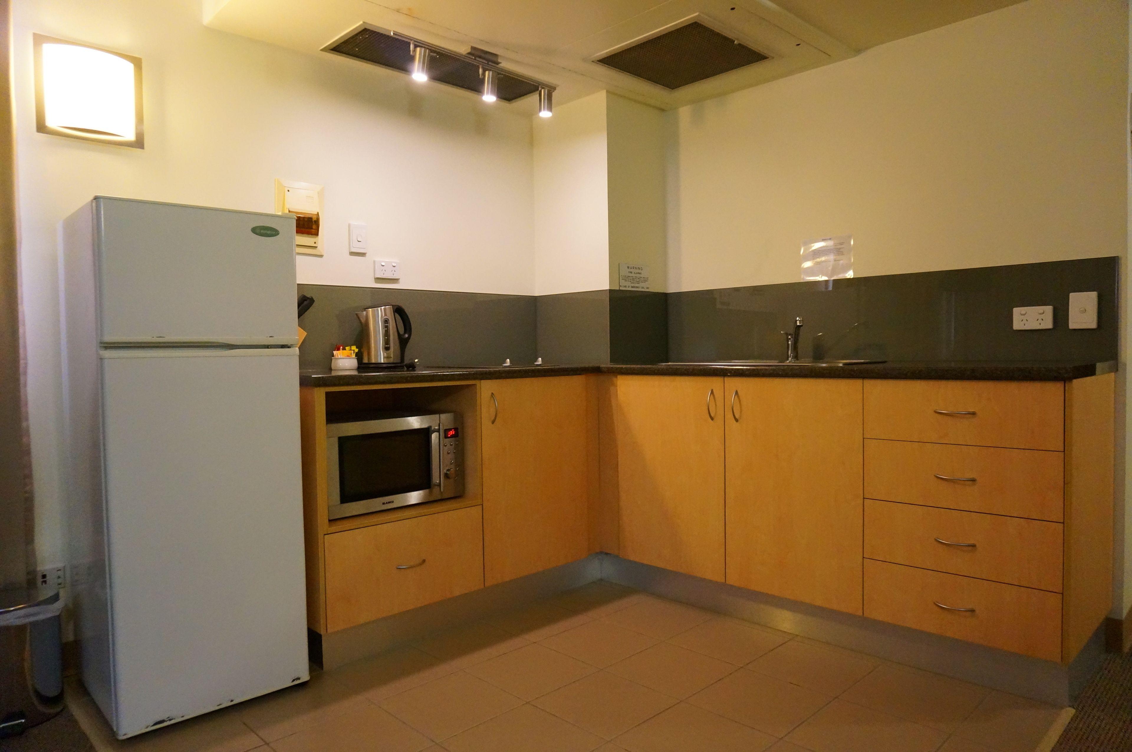 Aparthotel Abbey On Roma & 4*