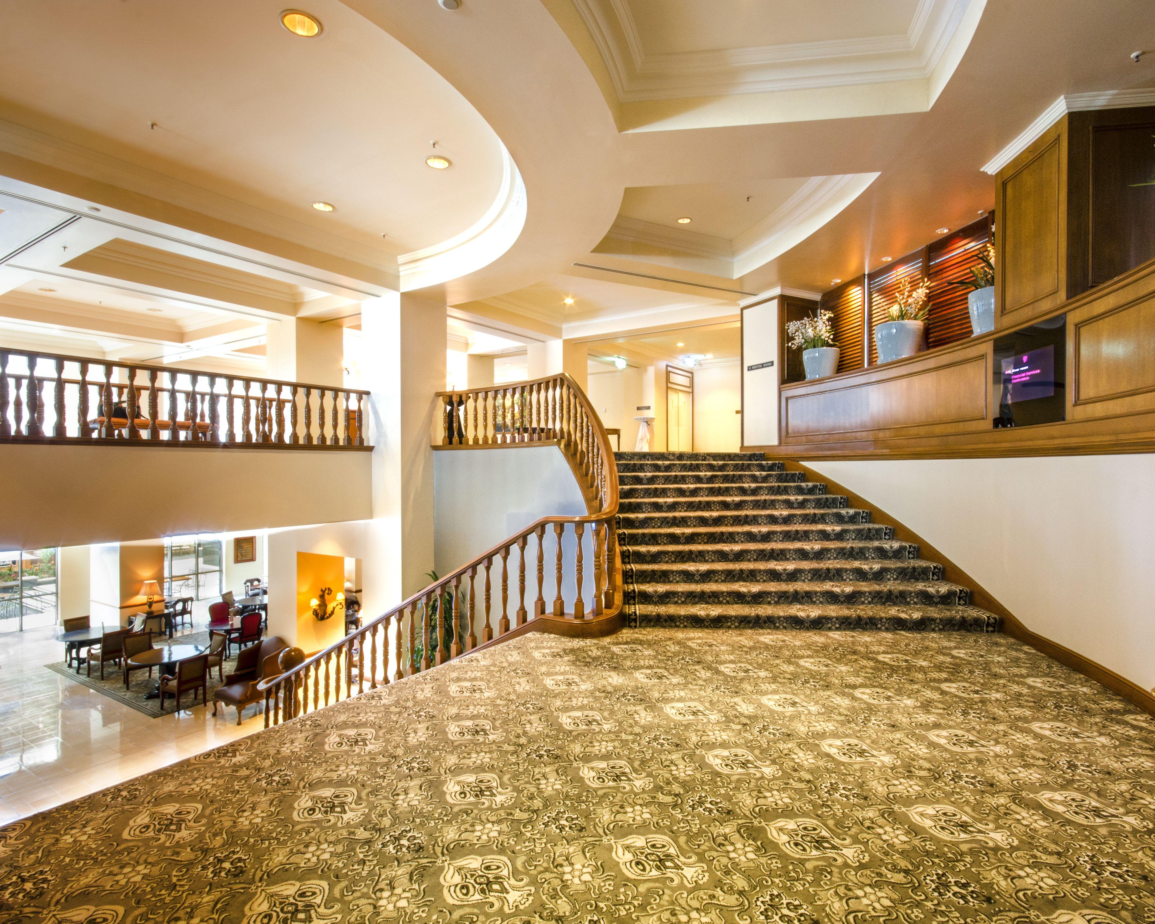 Stamford Plaza 5*
