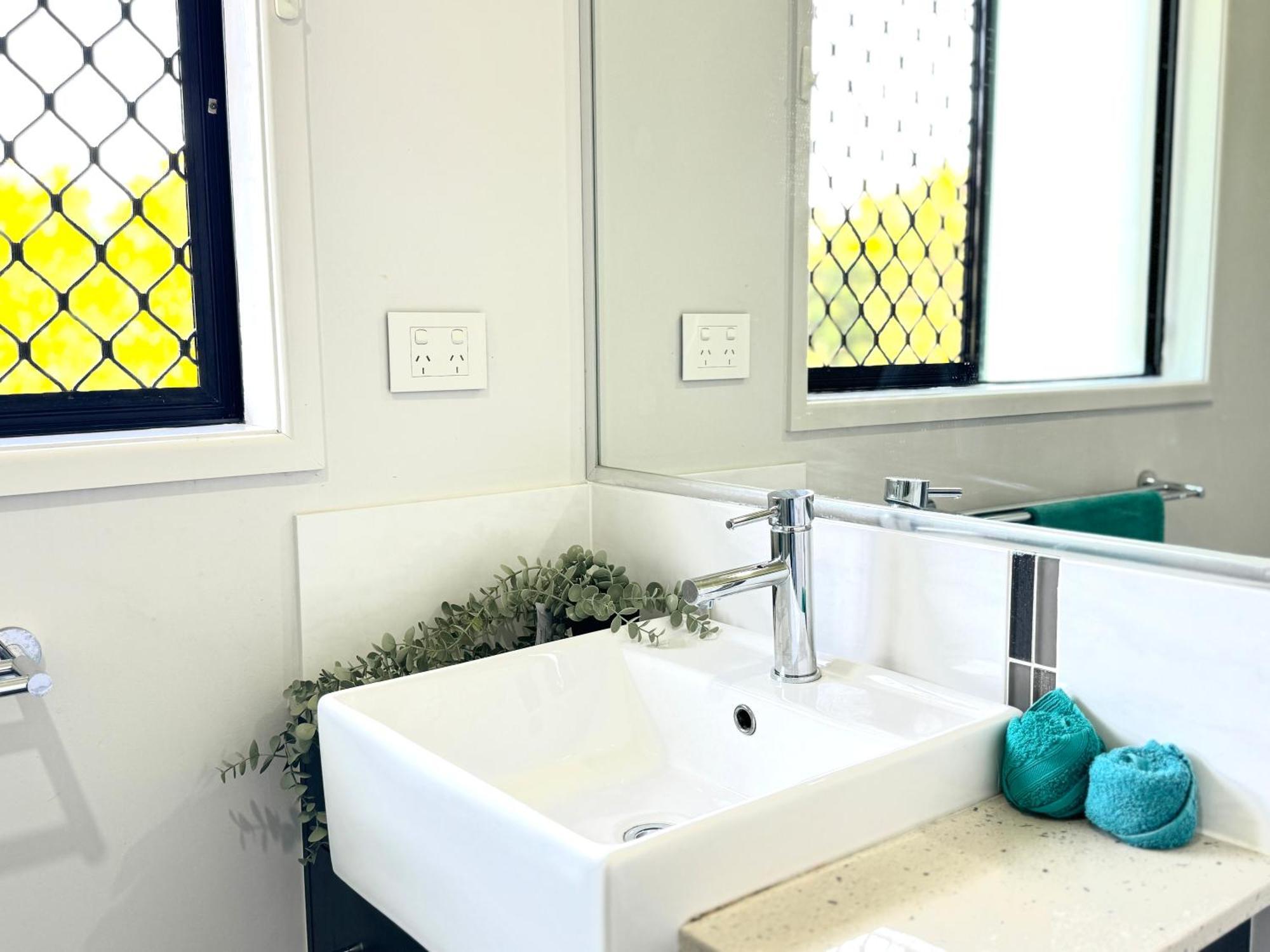 Sunny Double With Ensuite In Coopers Plains Homestay Brisbane