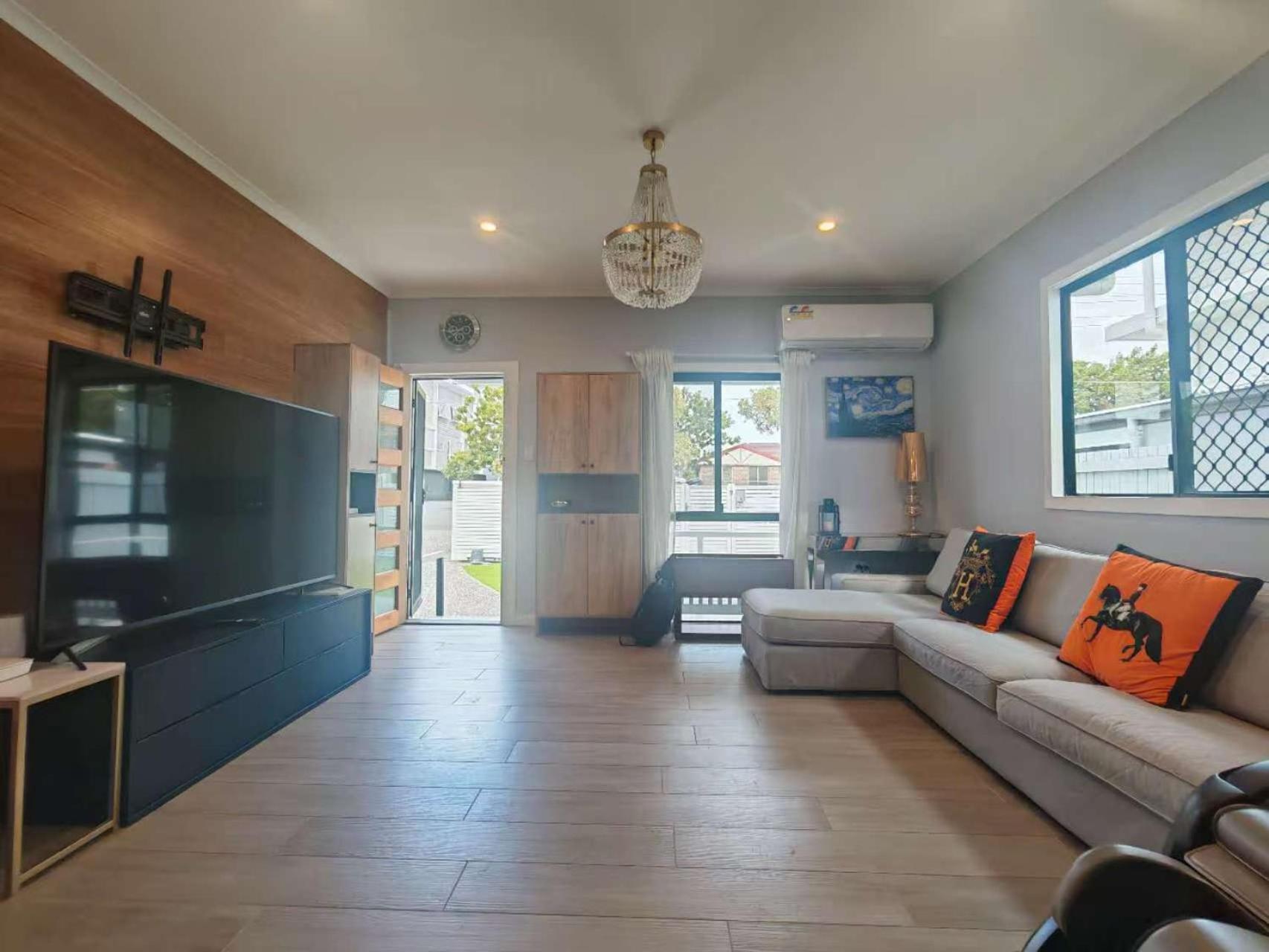 Holiday home Cozy House Cannon Hill , 3 Bed, And Just 13 Mins From Airport And 15 Mins From Cbd *