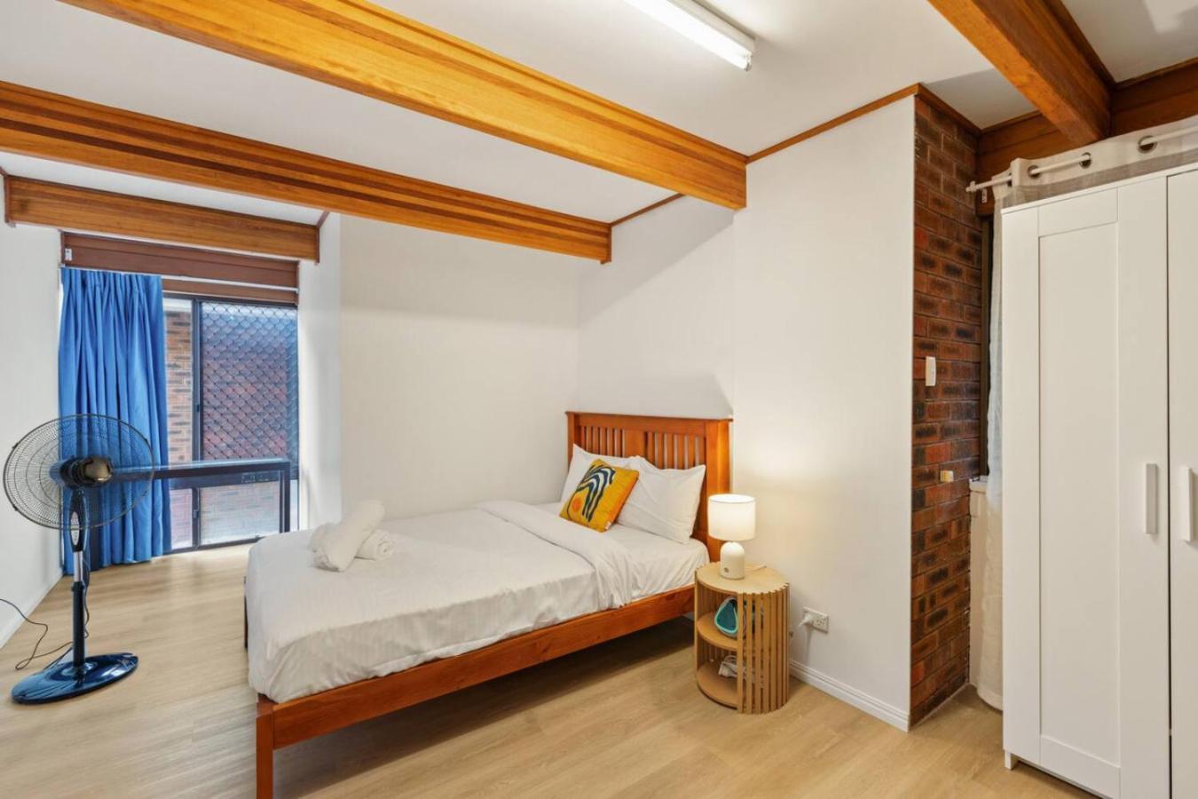 Holiday home Urban Comfort Cozy And Convenient With A Shared Pool *