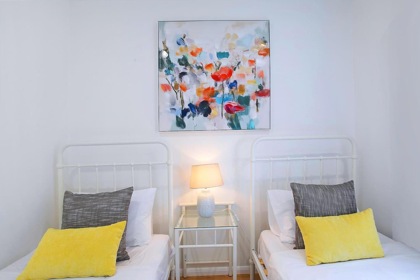 Guest house Poolside Family Near Shopping Towns