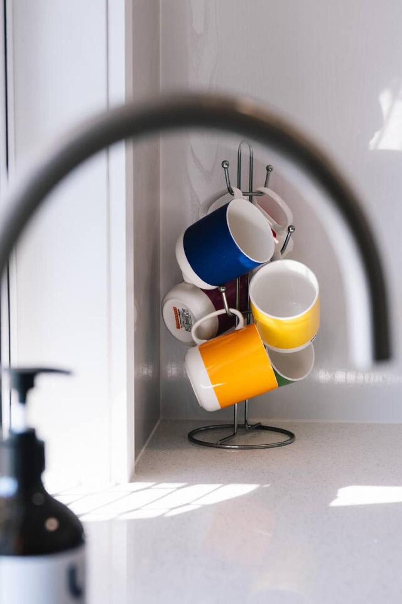 Stylish Escape With Balcony Near Rbwh And Cbd Holiday home