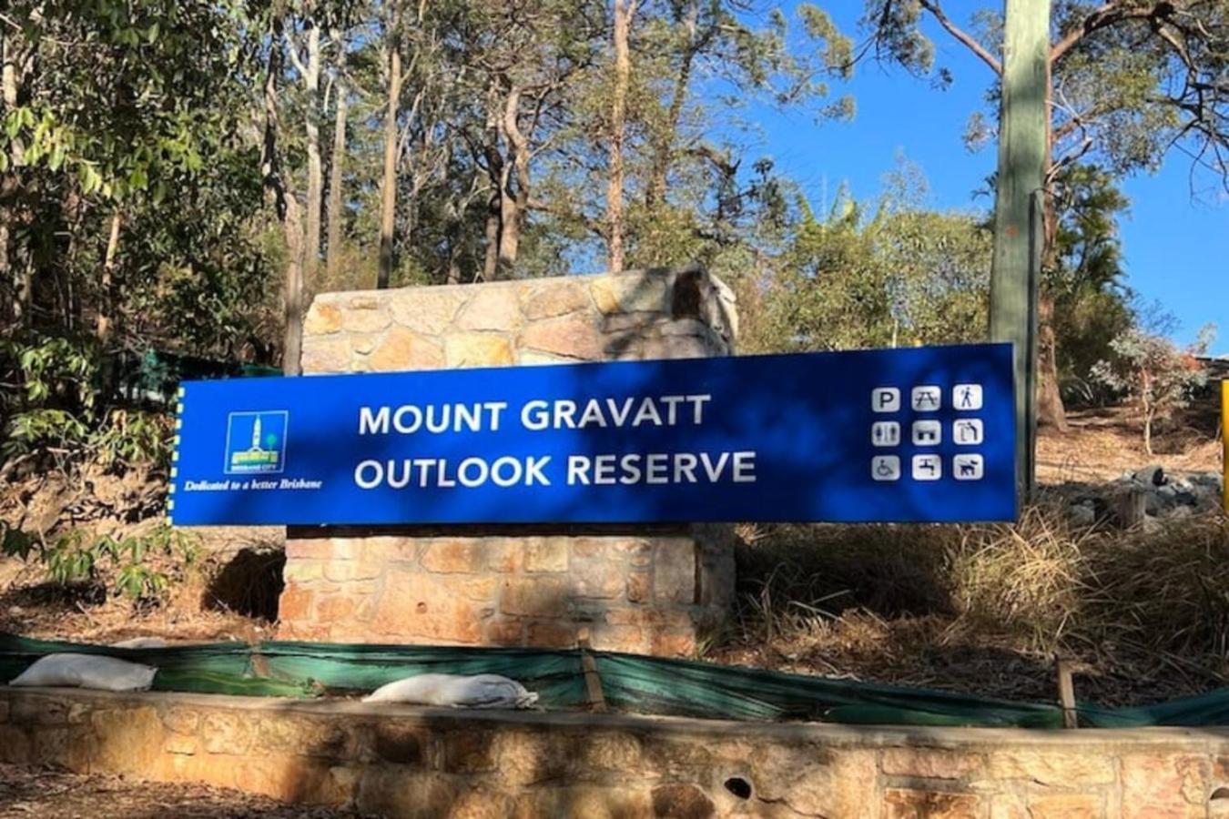 Spacious Twin Q Beds Sleep 4 Budget Friendly