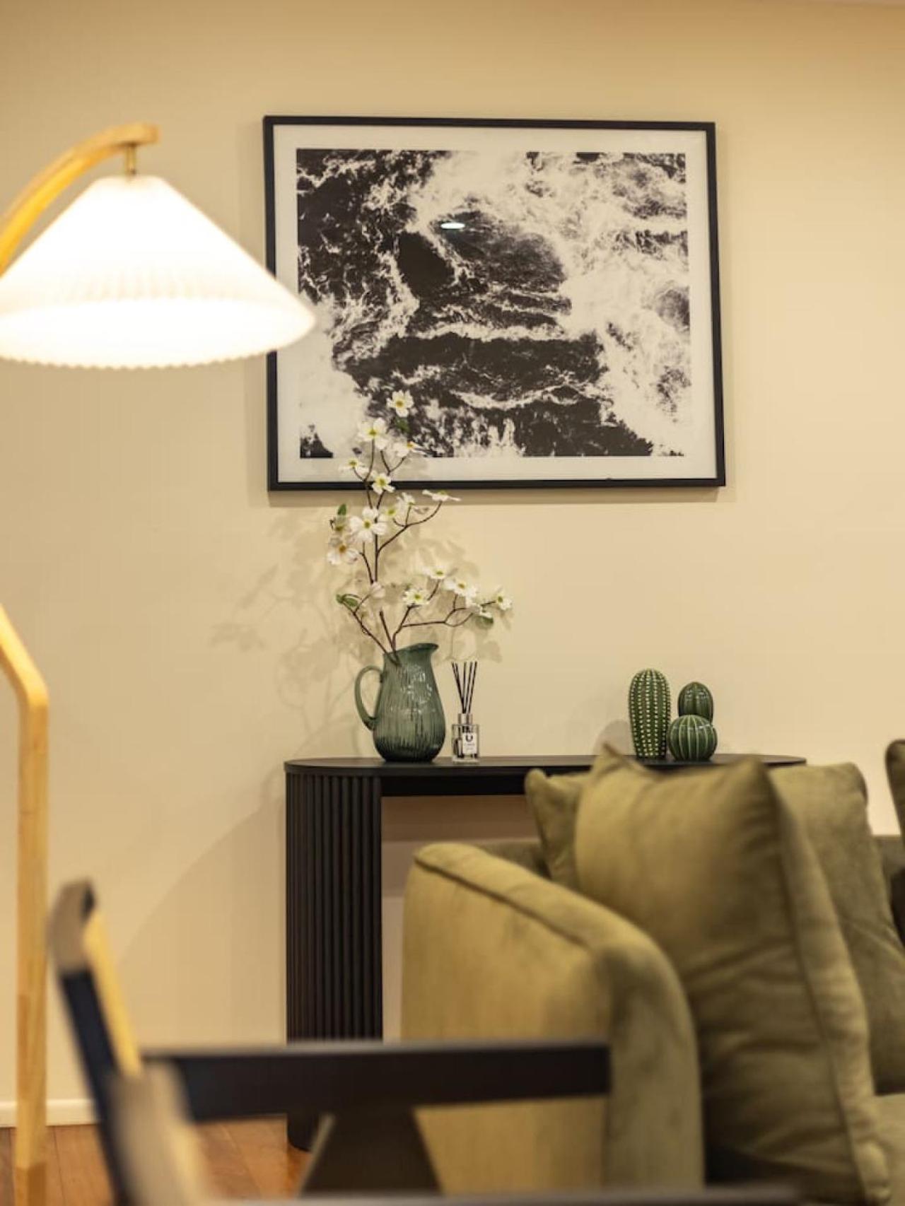 Spacious Comfort For Families Eat Explore *