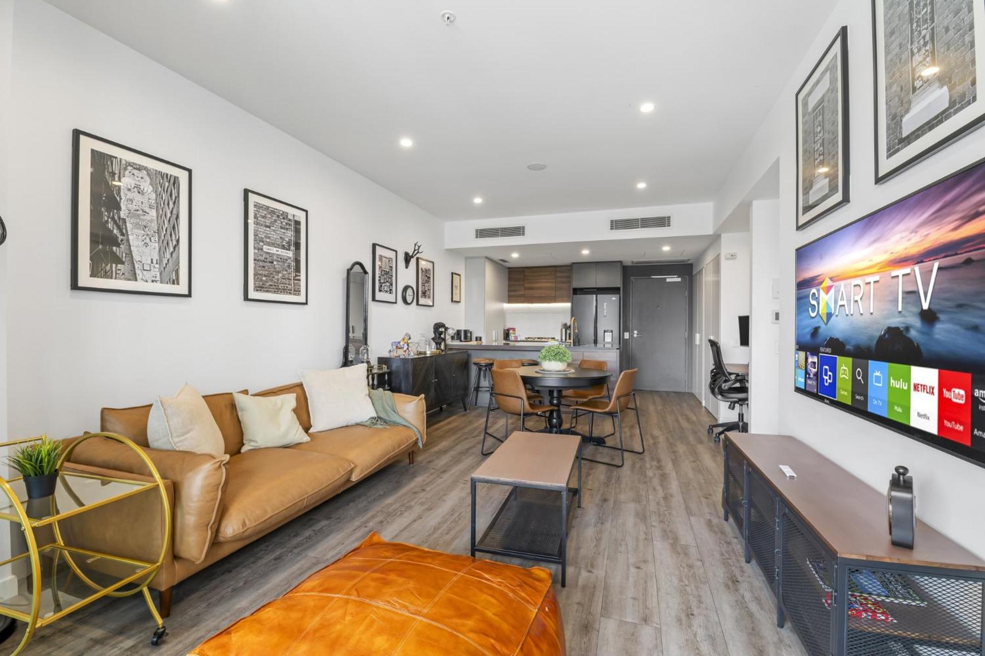 With Balcony Pool & Bbq * Brisbane