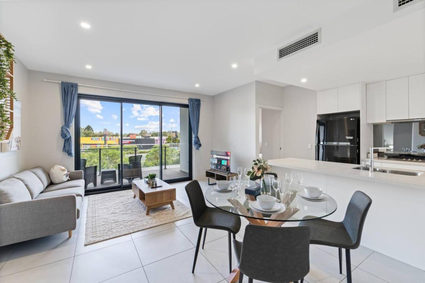 2 Bedroom Balcony Close To Hotspots Apartment