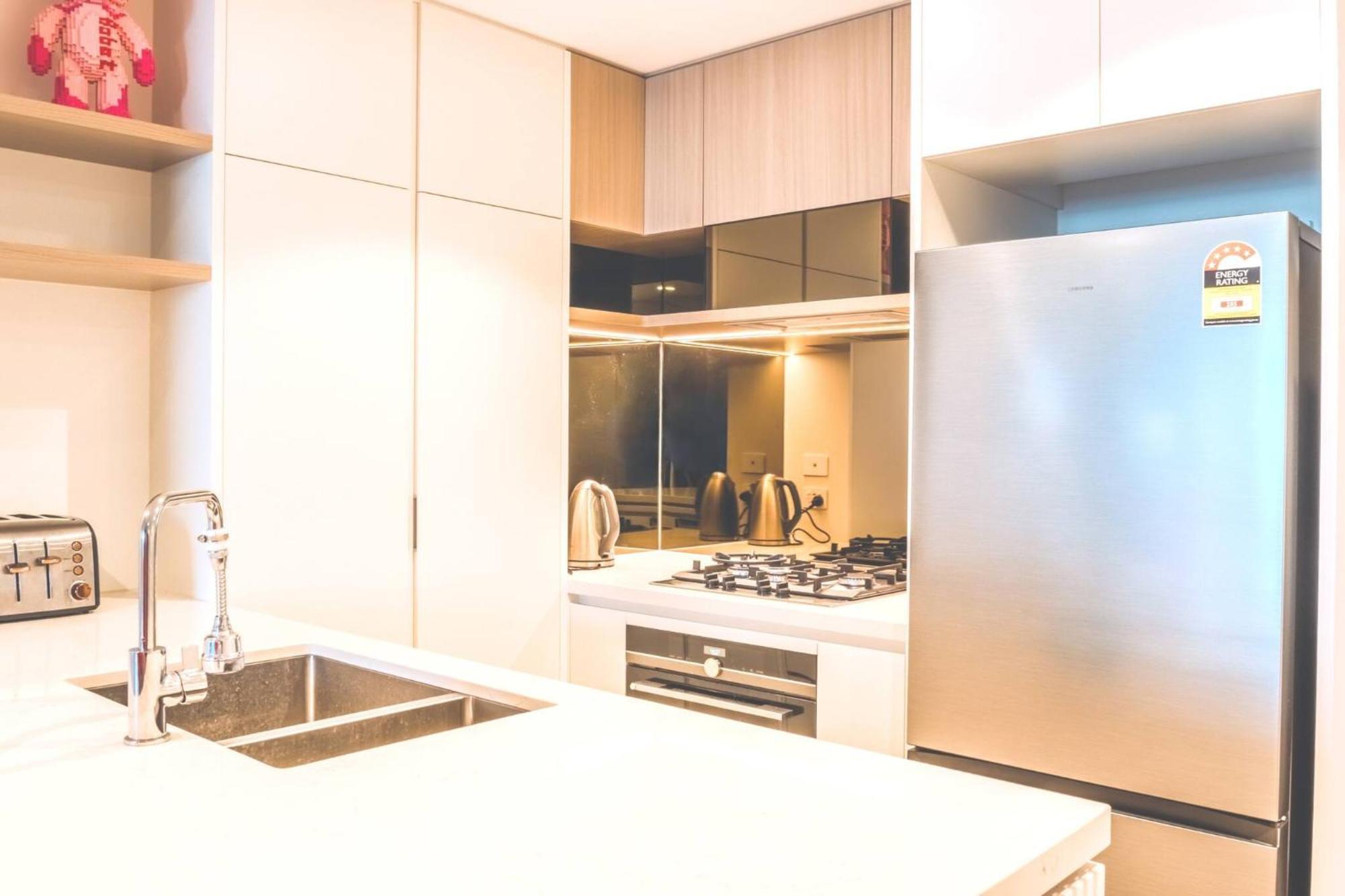 2bedroom Gleaming Riverfront - View Free Carpark Apartment Brisbane