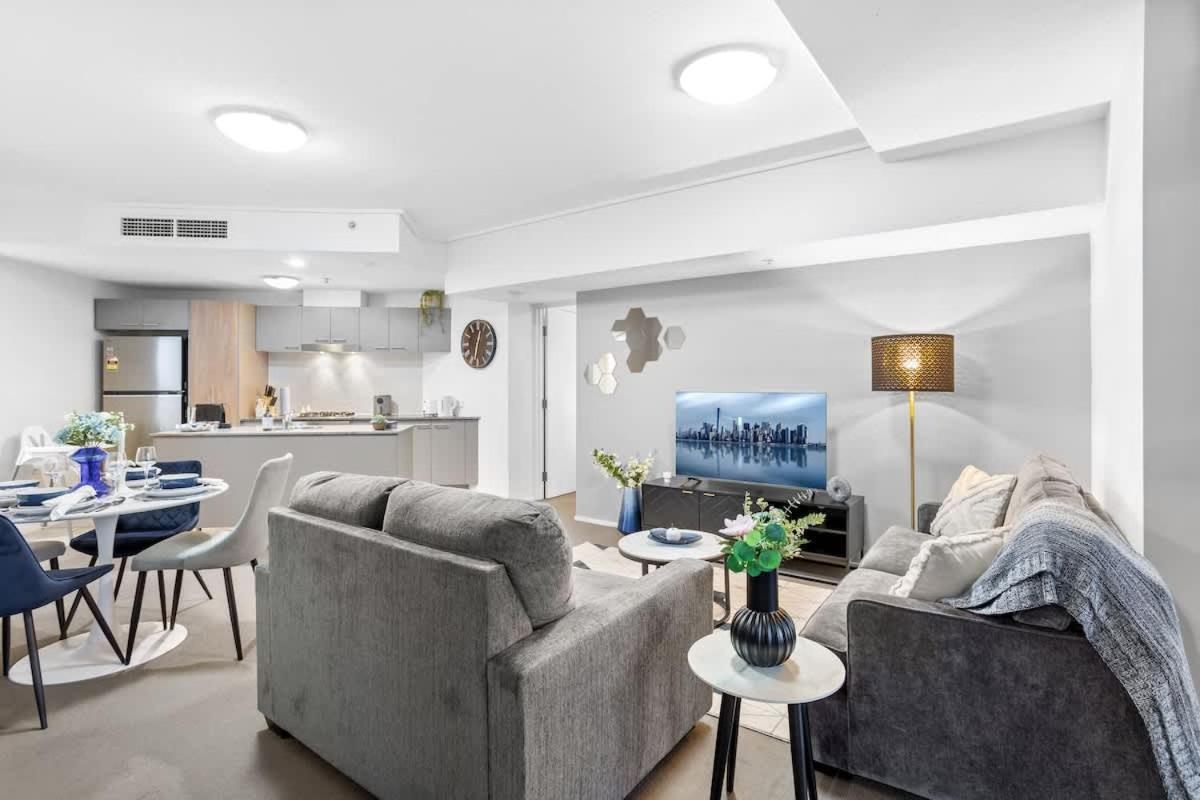 Modern 2br In Cbd Free Parking And Pool Brisbane