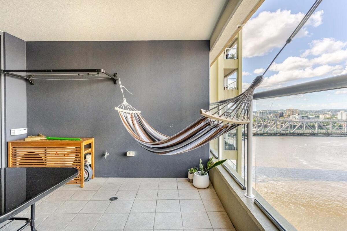 River View With Pool, Carpark & Gym * Brisbane