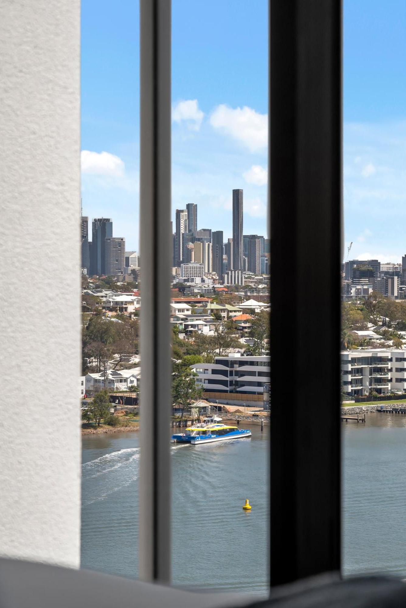 Apartment River View 1br With Amazing Rooftop Pool And Parking