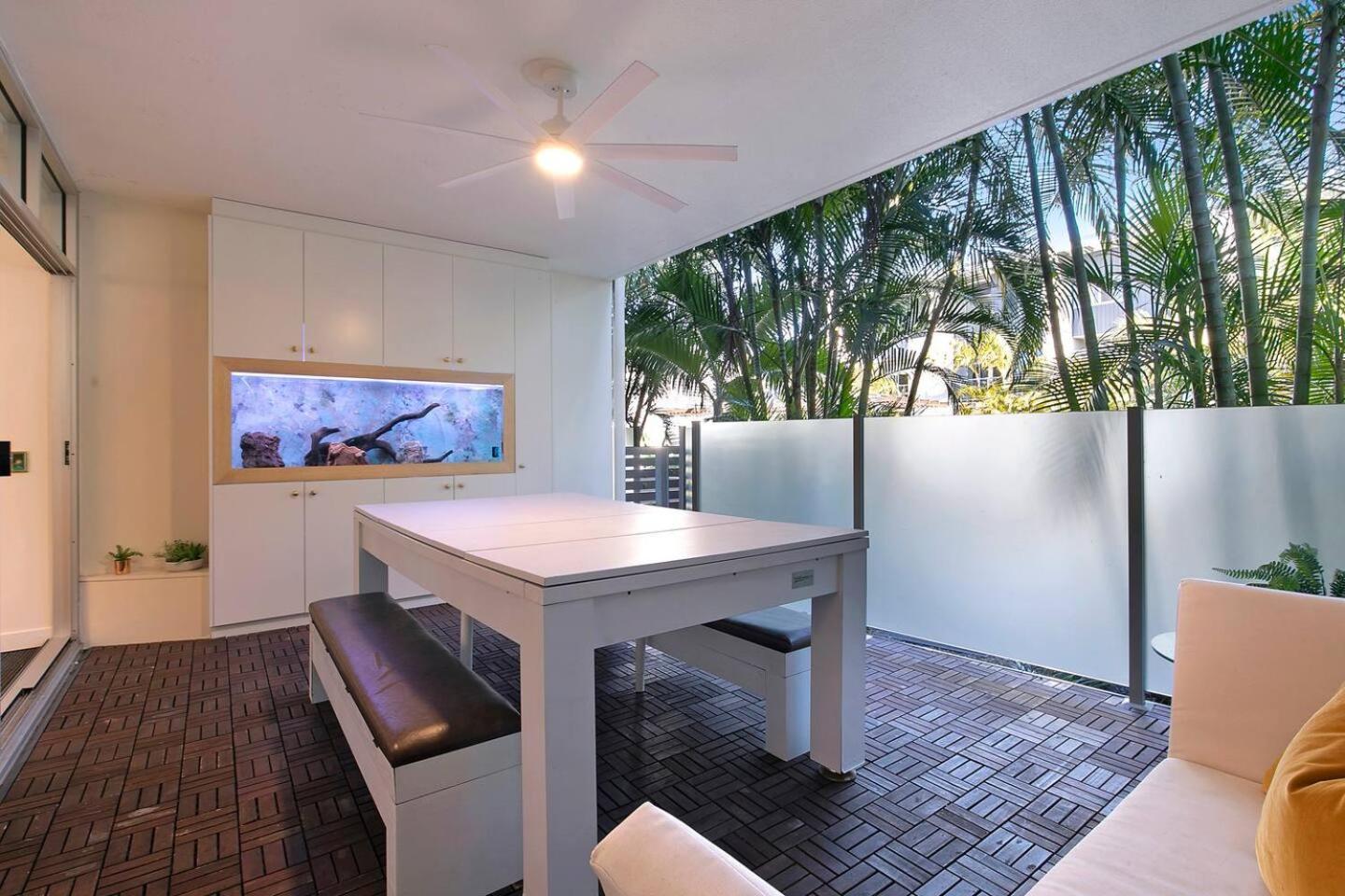 Apartment The Fish Bowl - Vibrant Riverside Escape With Pool