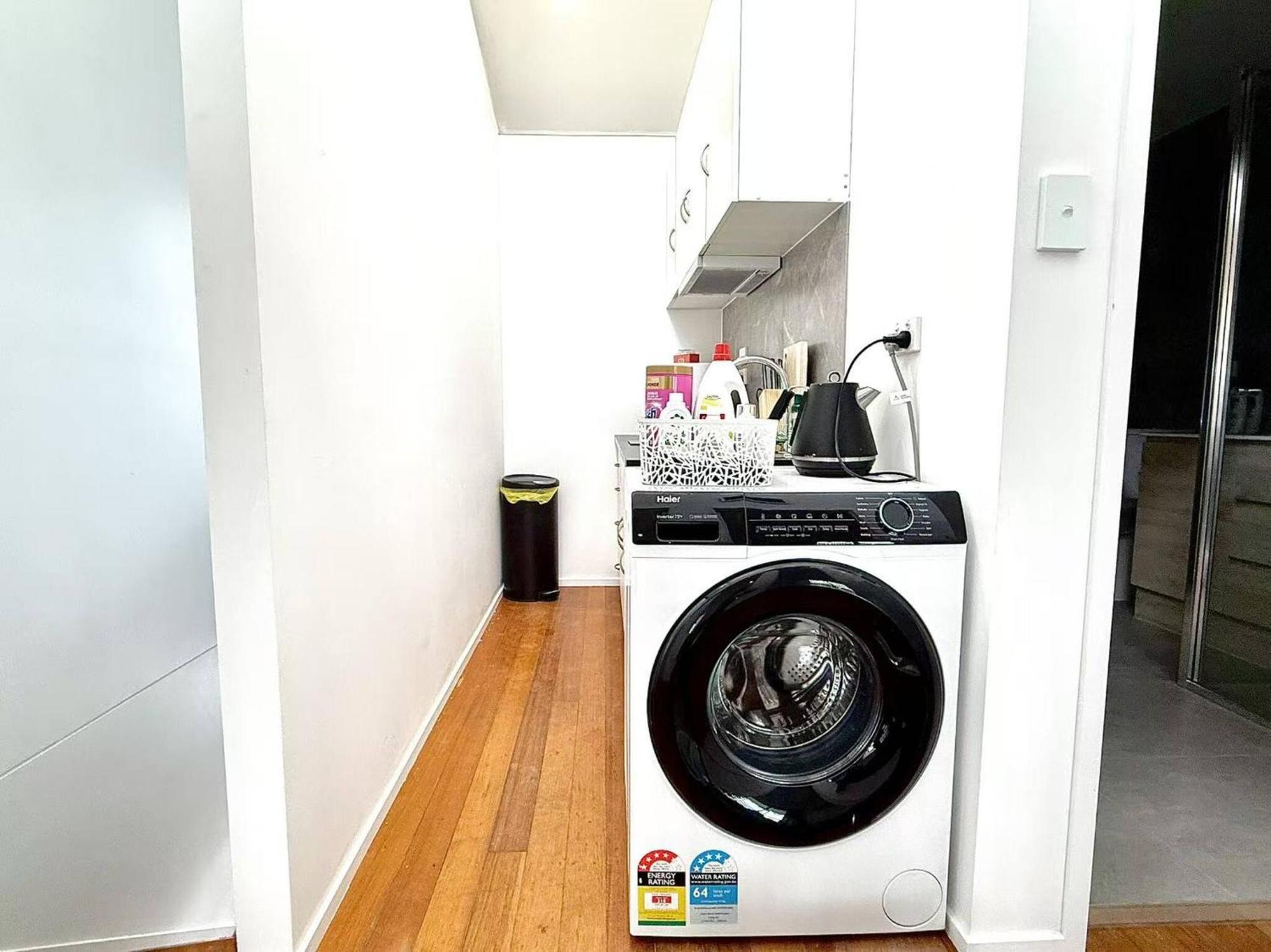 Family & Group Getaway - 5 Bedrooms, 12 Guests Apartment *