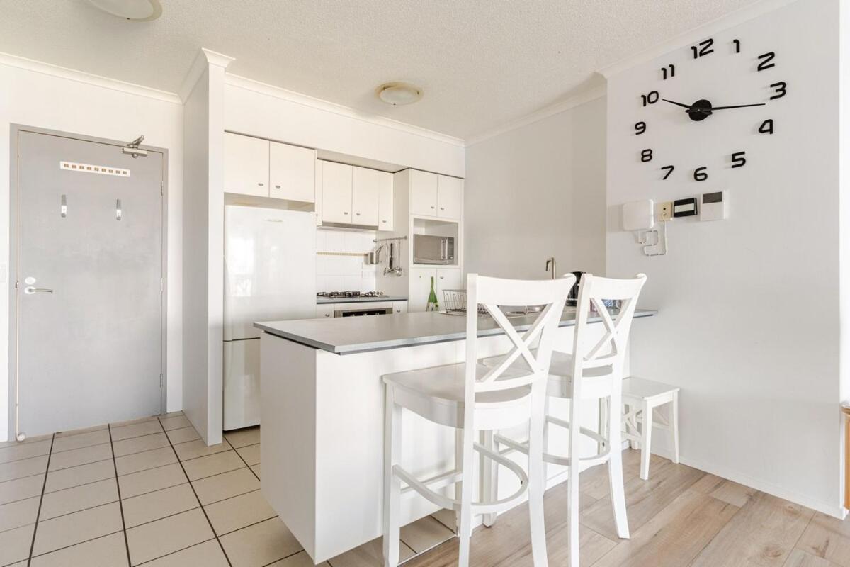 River View With Pool, Carpark & Gym Apartment Brisbane