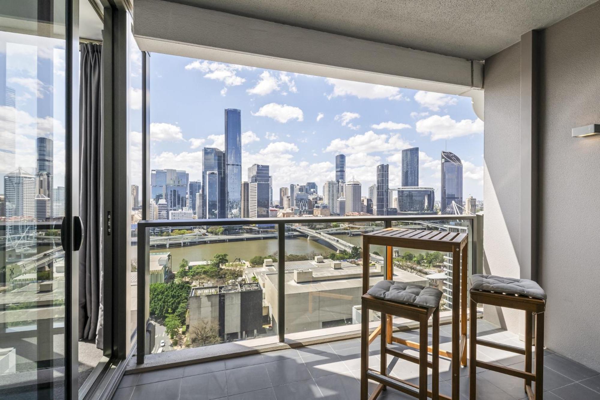 Apartment With Balcony Pool & Bbq *