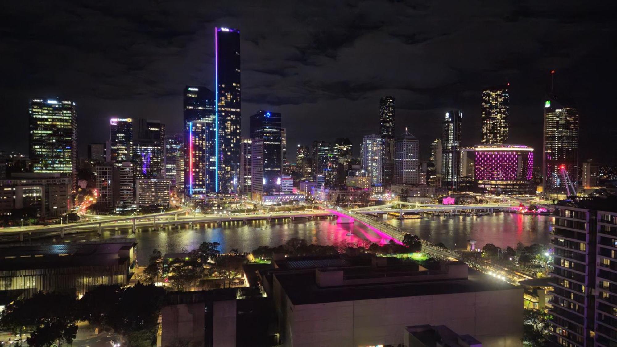 With Balcony Pool & Bbq Apartment