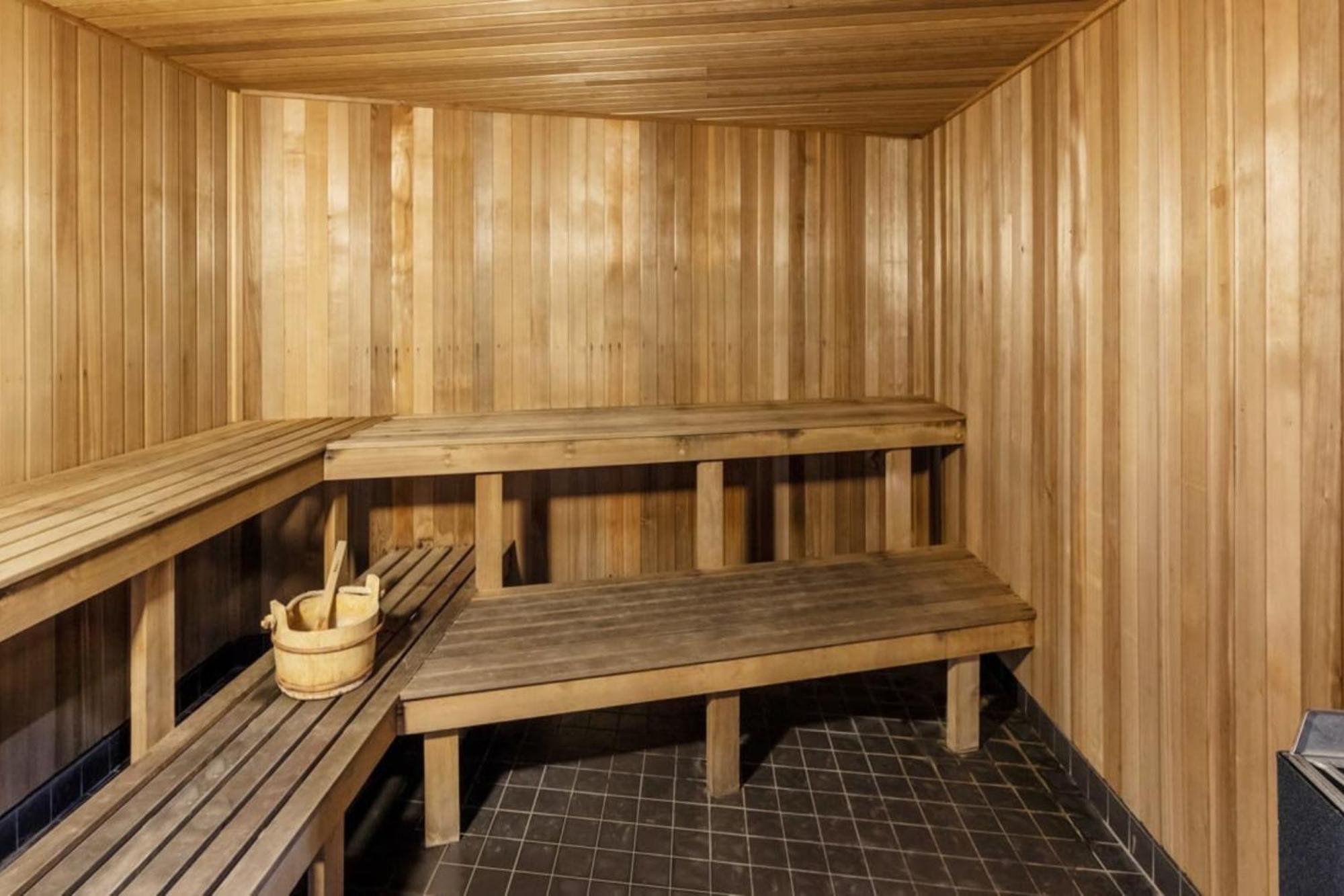 Cityscape At Aurora Tower Apartment *