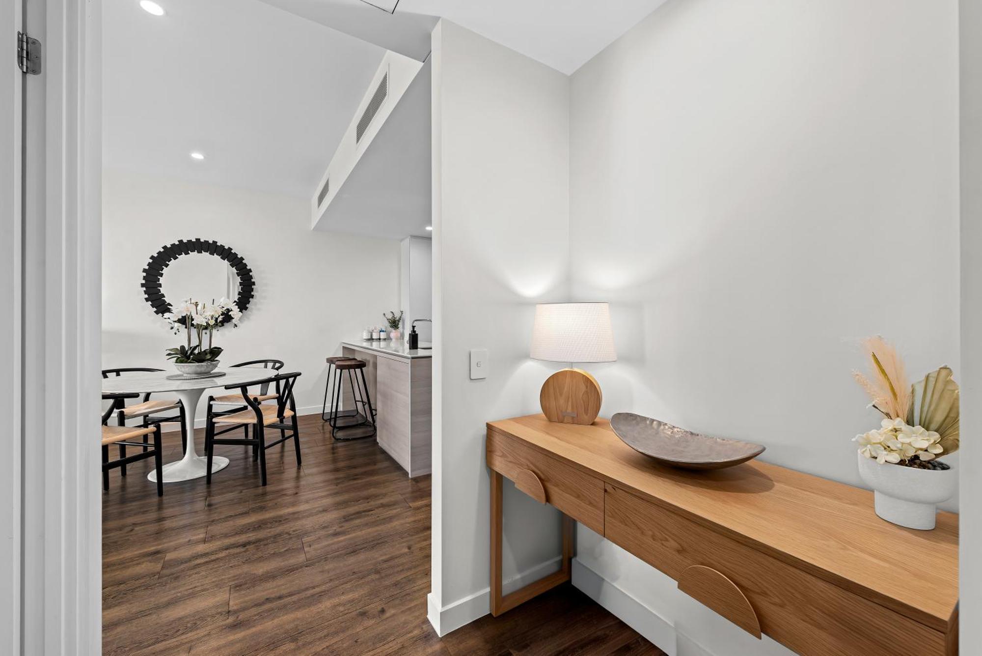 Stunning And River Views With Parking And Pool Apartment *