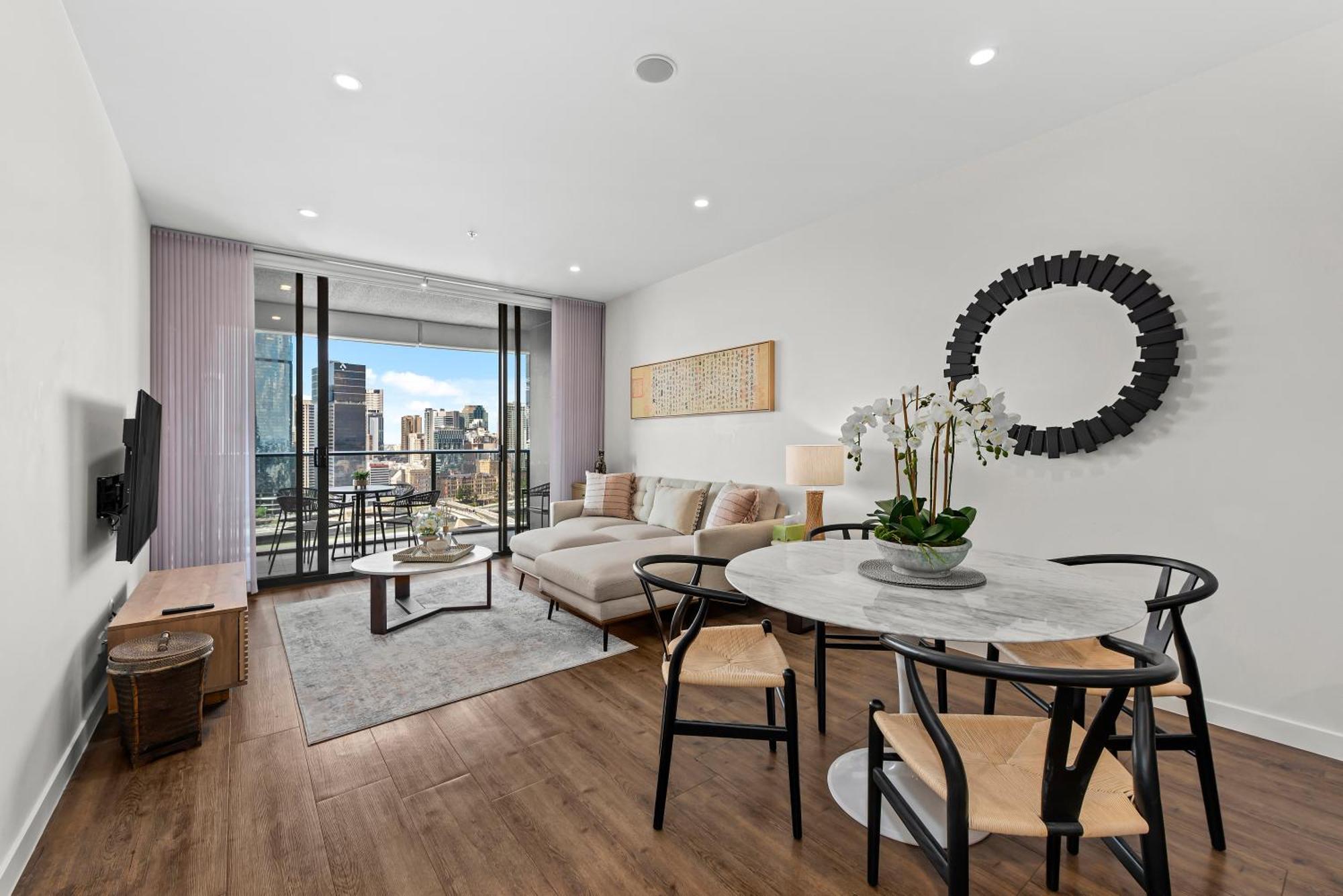 Stunning And River Views With Parking And Pool Apartment