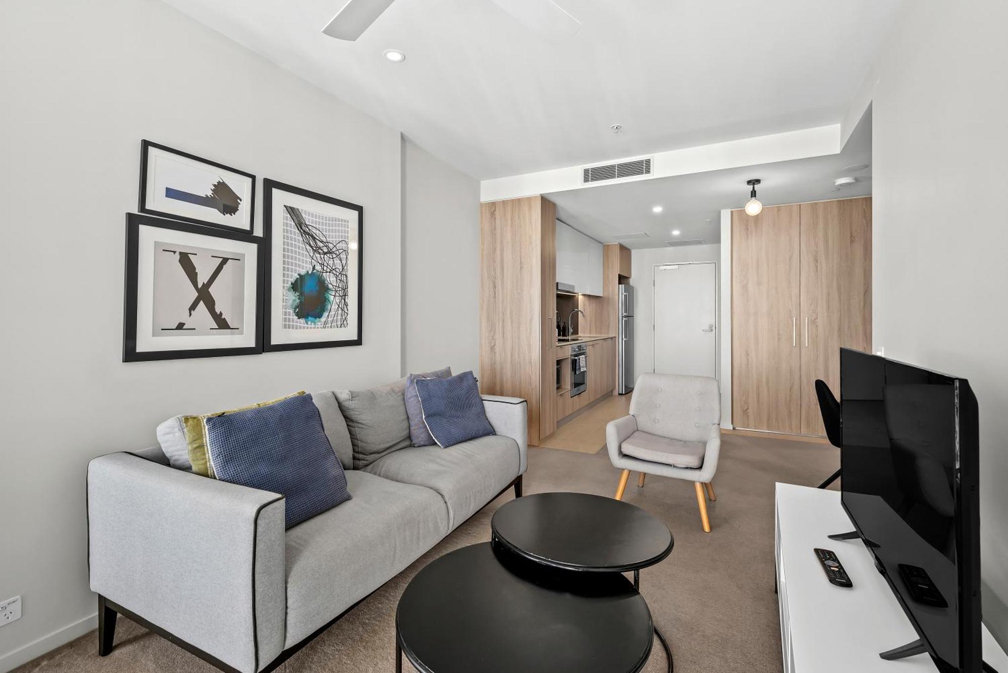 Center 1br With Views, Parking And 5 Star Rooftop Pool Brisbane