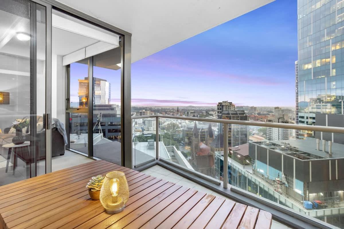 Modern 2br In Cbd Free Parking And Pool Brisbane