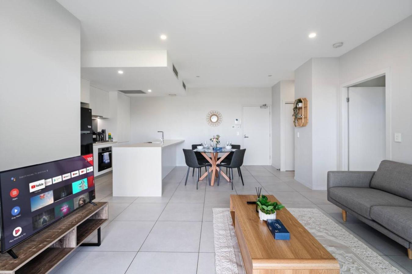 Apartment 2 Bedroom Balcony Close To Hotspots Brisbane