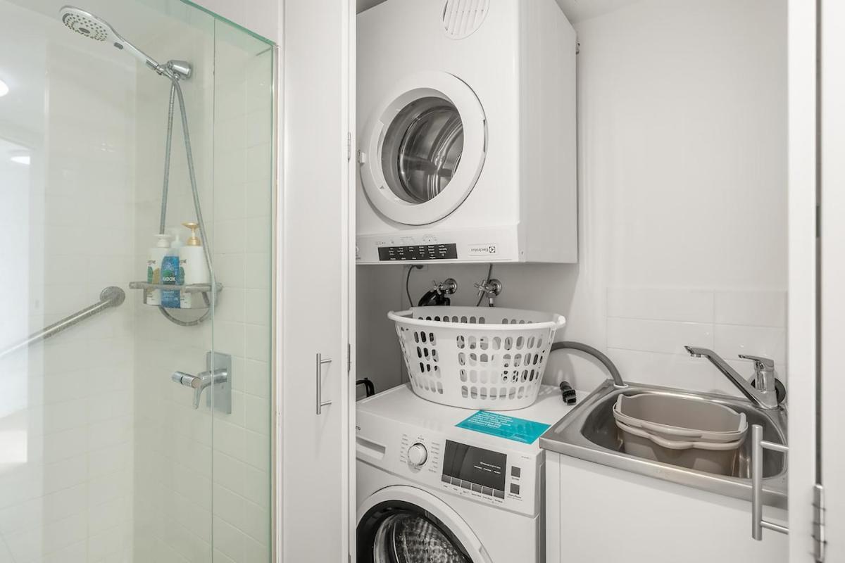 Amazing 2bed-2bath-1car-balcony-views - Cbd