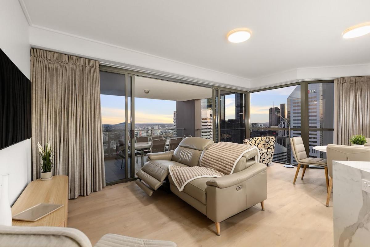 Amazing 2bed-2bath-1car-balcony-views - Cbd Apartment