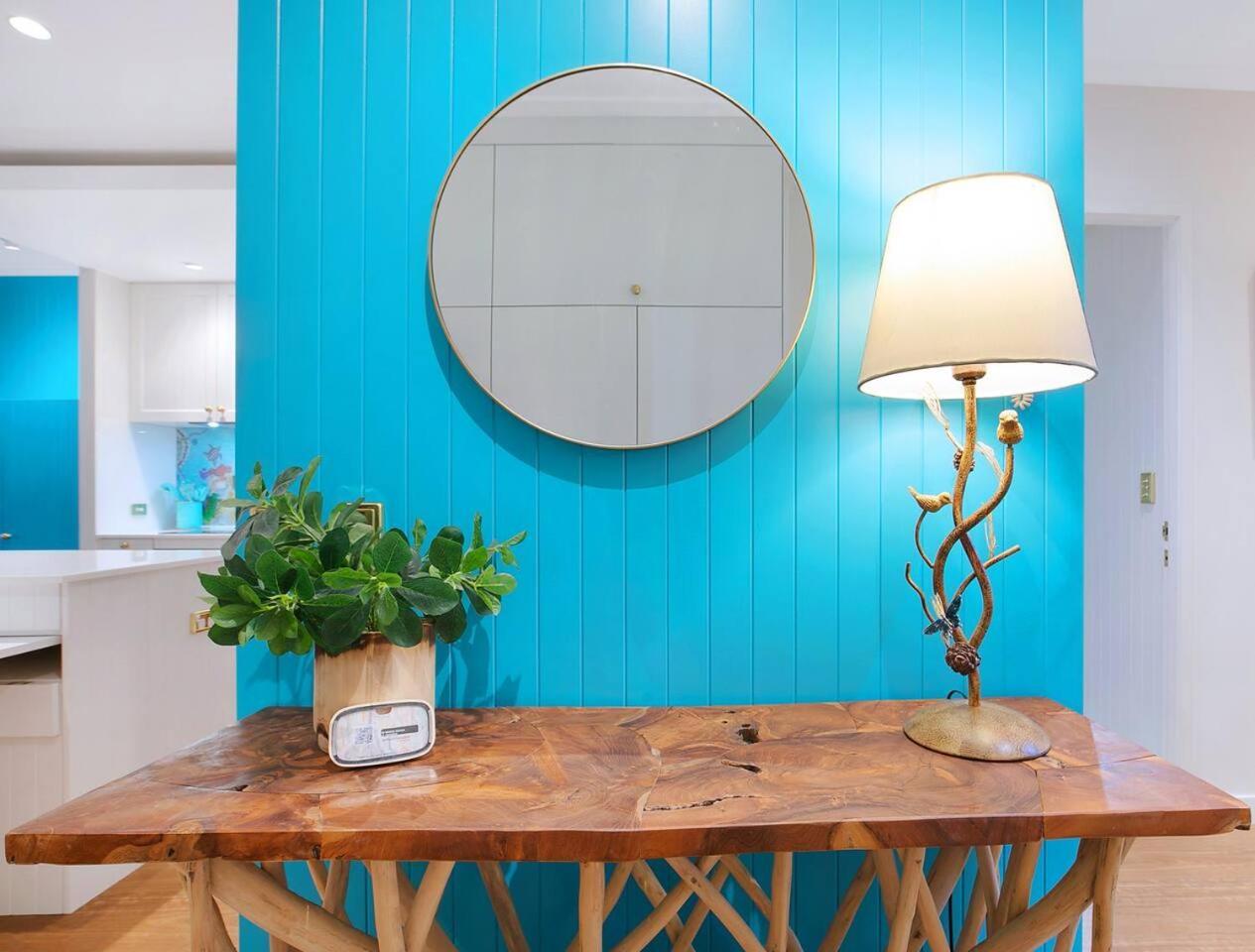 The Fish Bowl - Vibrant Riverside Escape With Pool Apartment Brisbane