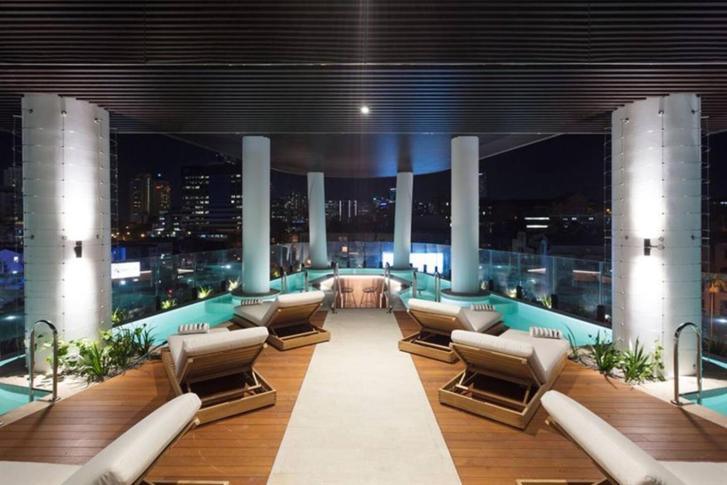 Stylish Valley In Hub Apartment