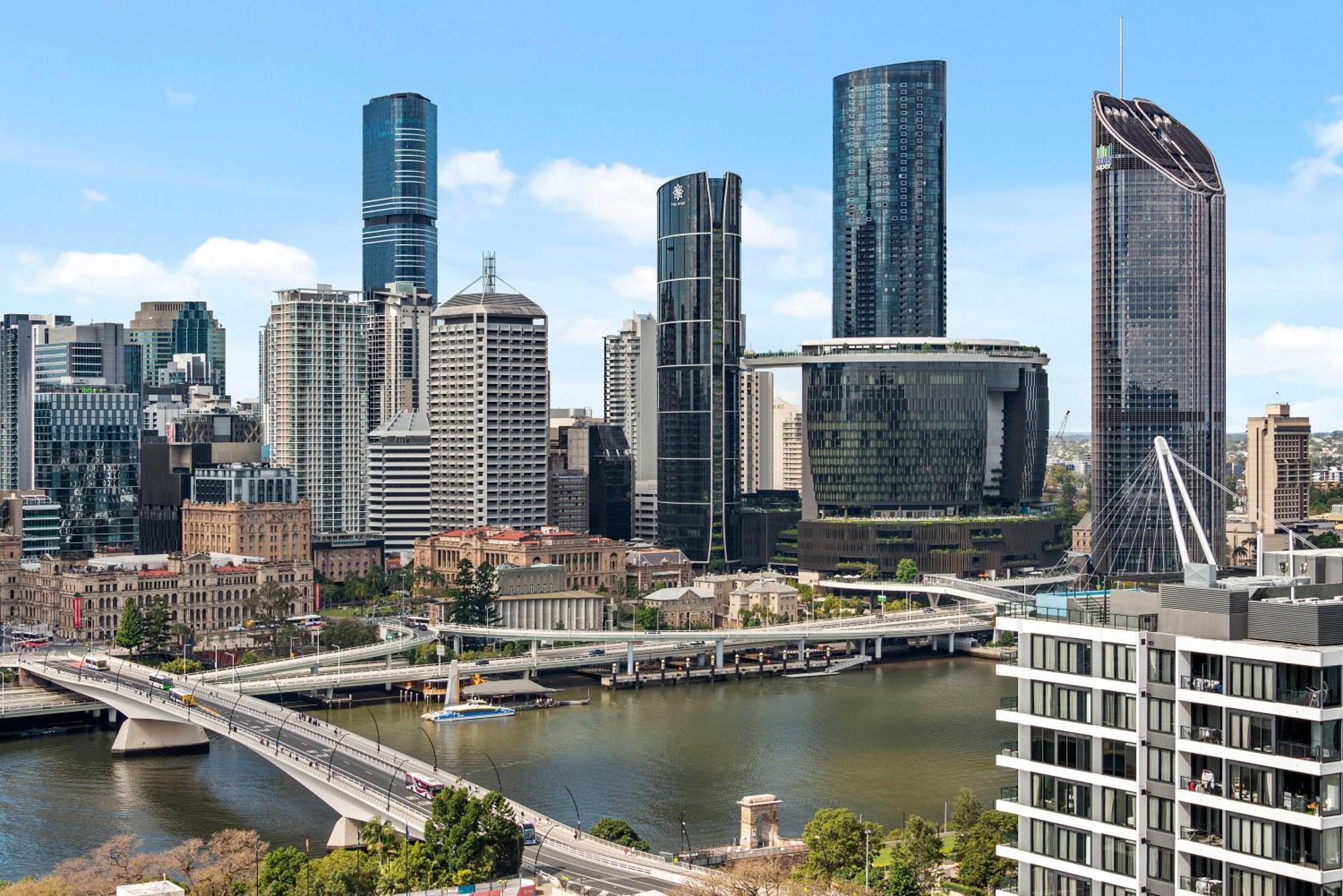 Stunning And River Views With Parking And Pool Apartment *