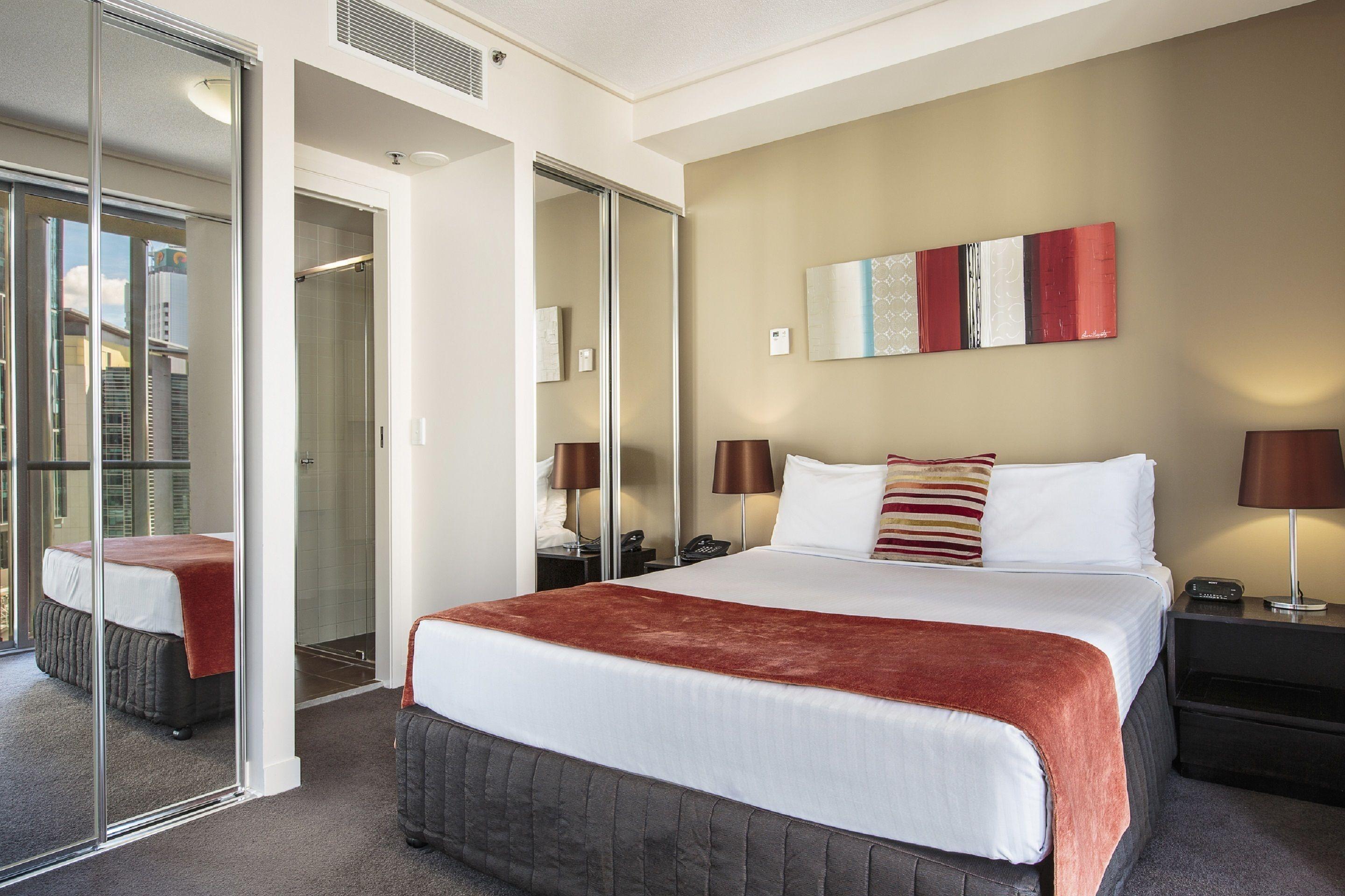 Evolution Aparthotel 5*