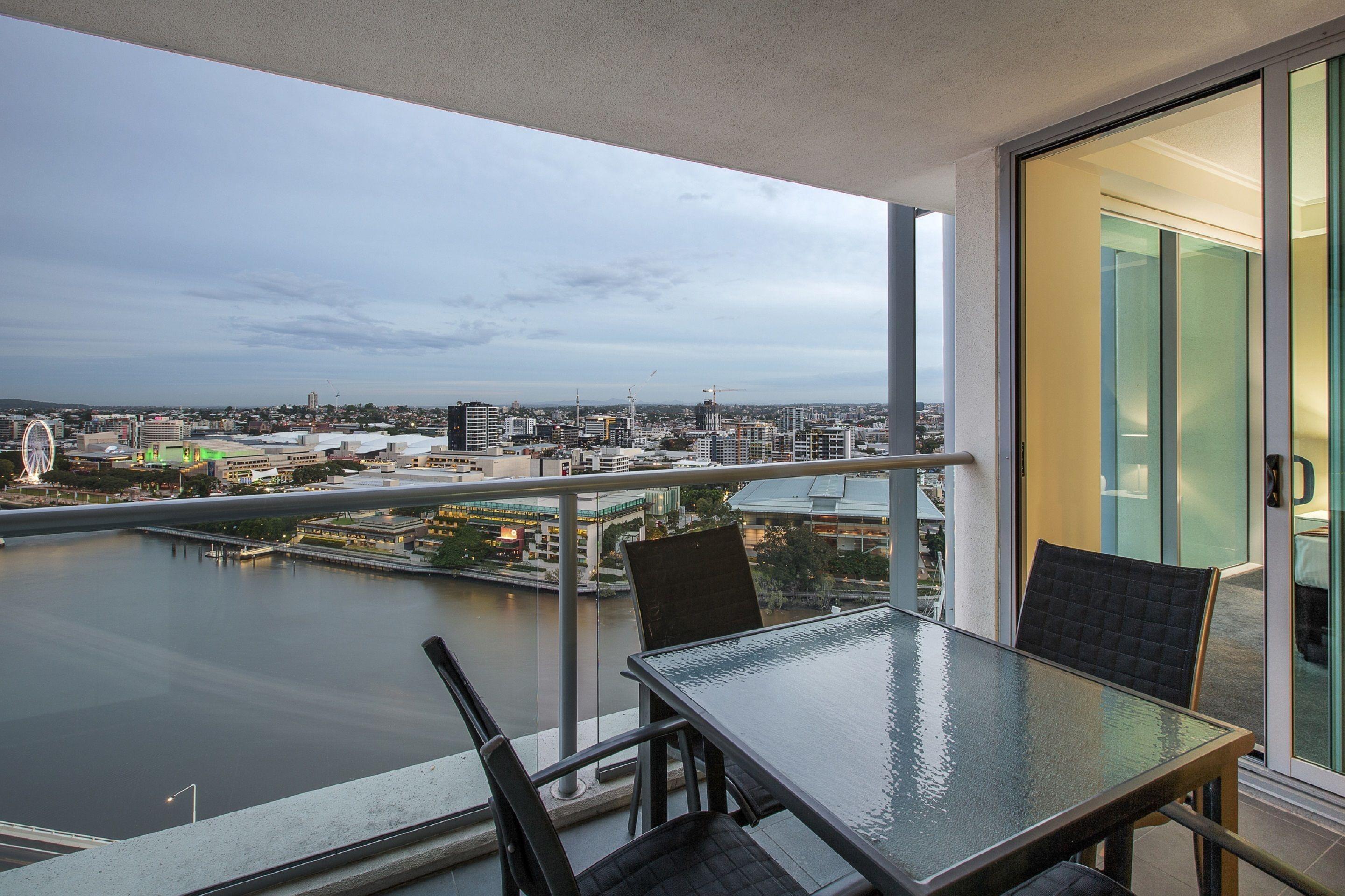 Evolution Aparthotel 5*