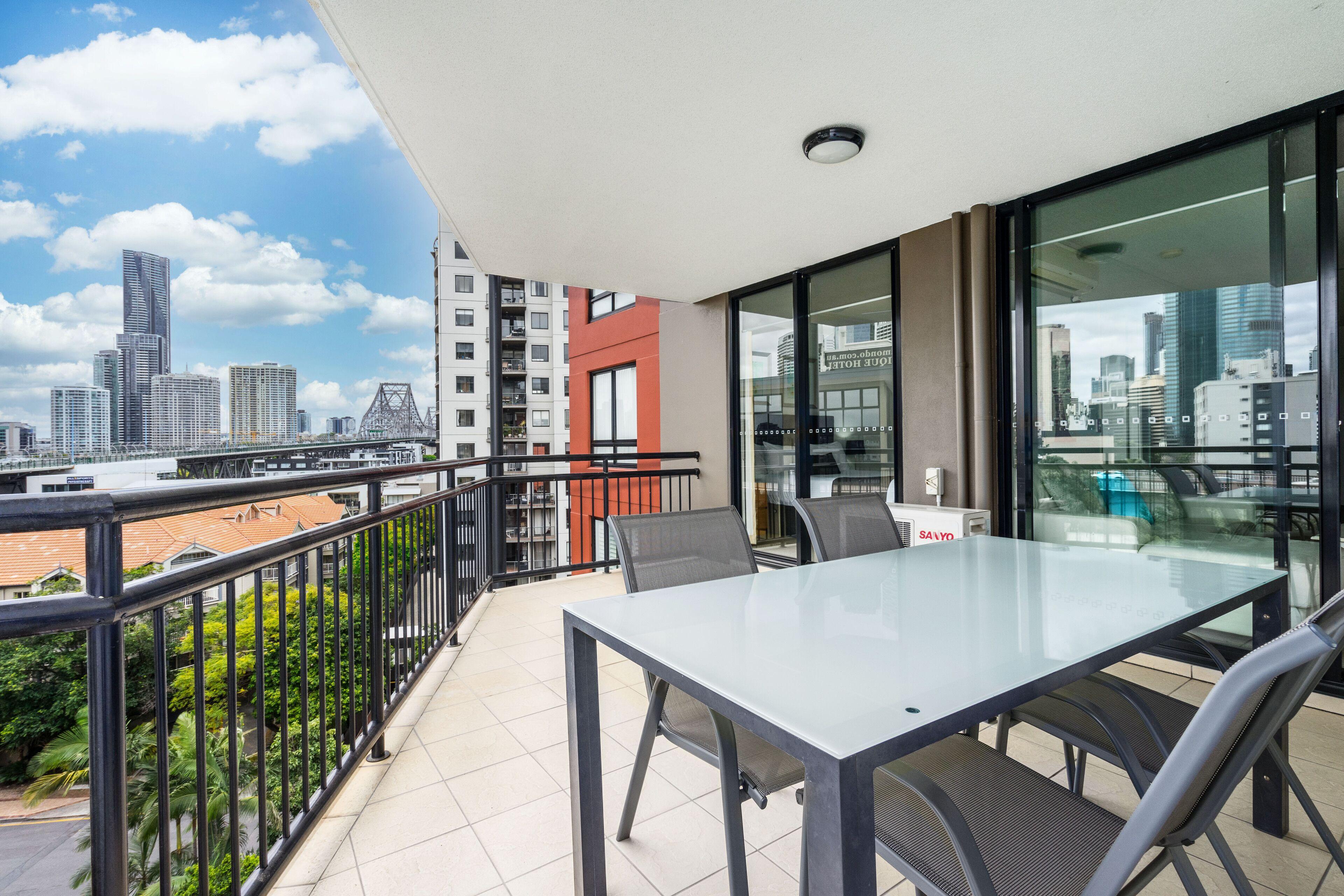 The Docks On Goodwin Aparthotel 5*