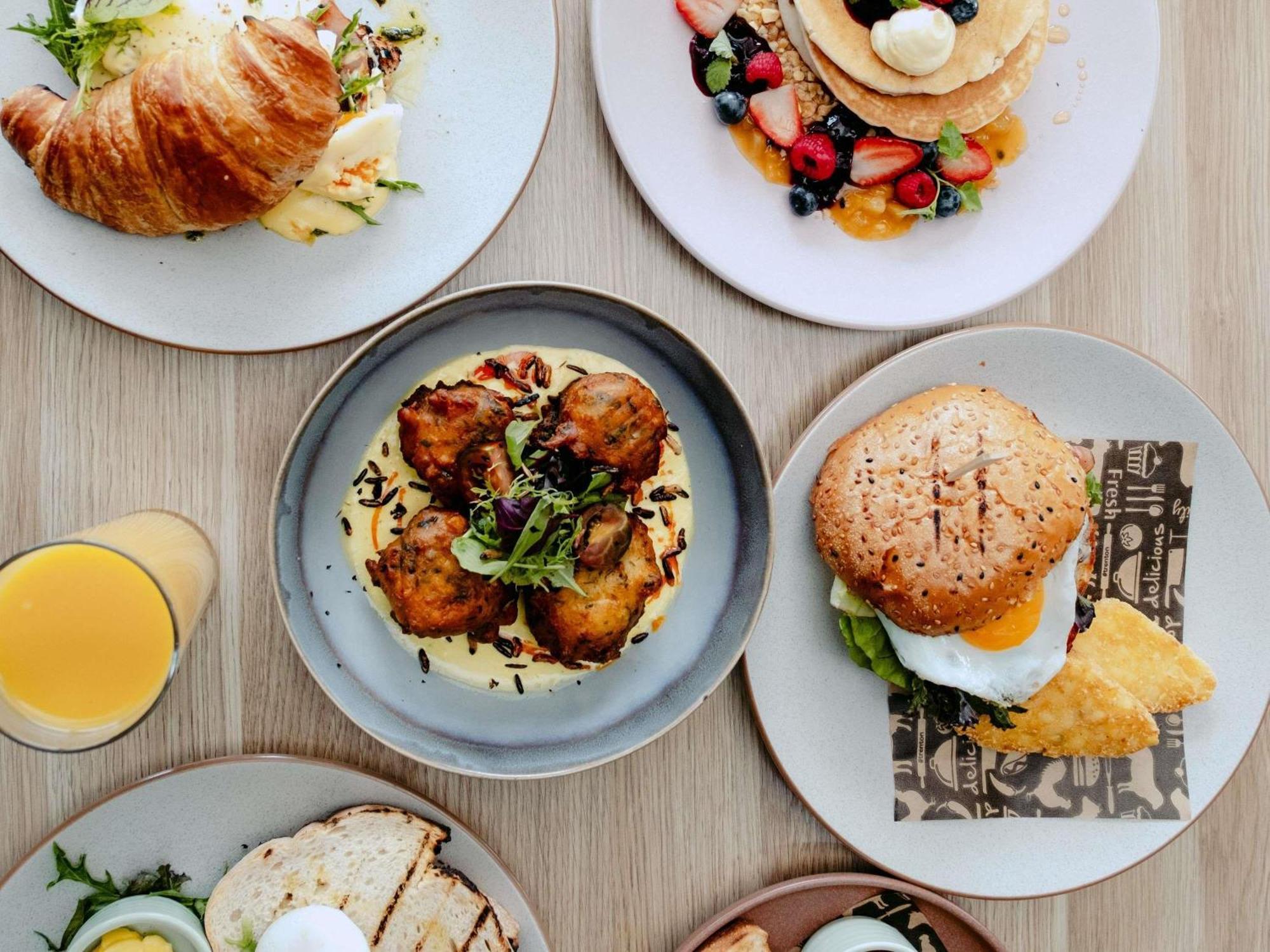 Mercure Spring Hill Hotel 4*