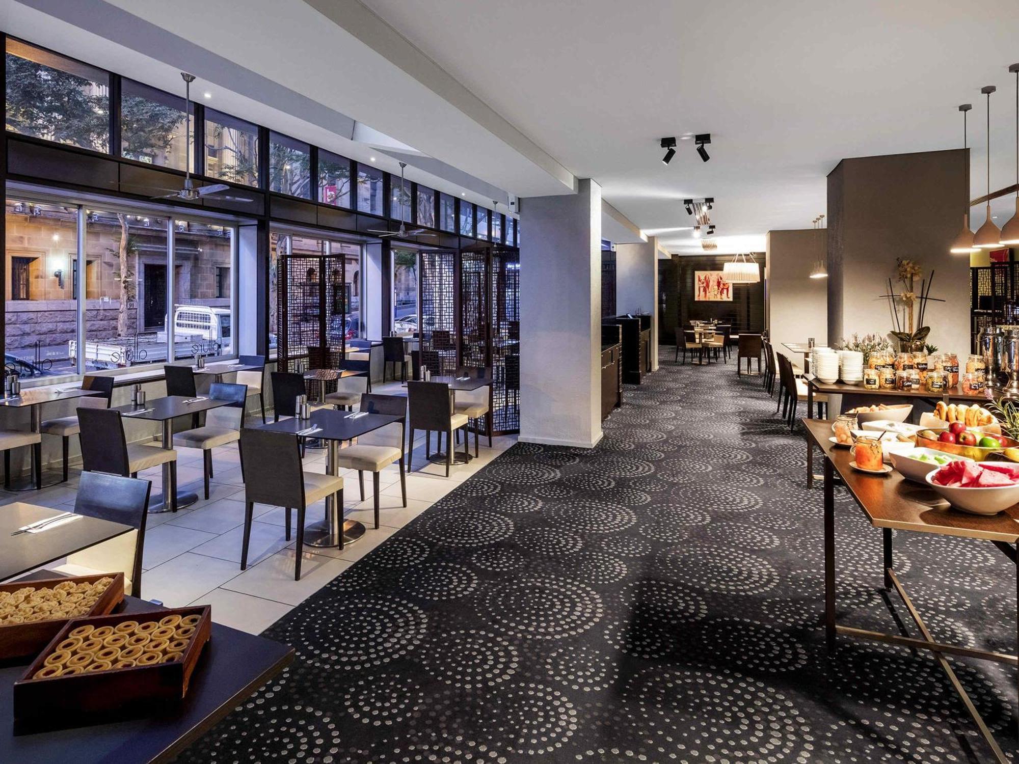 Pullman King George Square Hotel