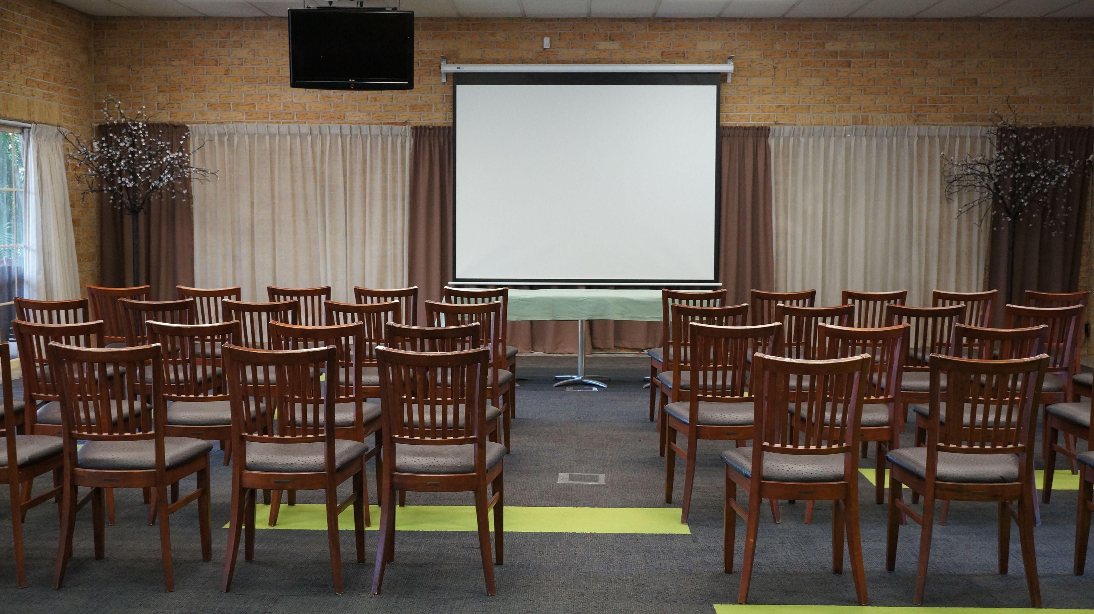 Coopers Colonial Motel 4*