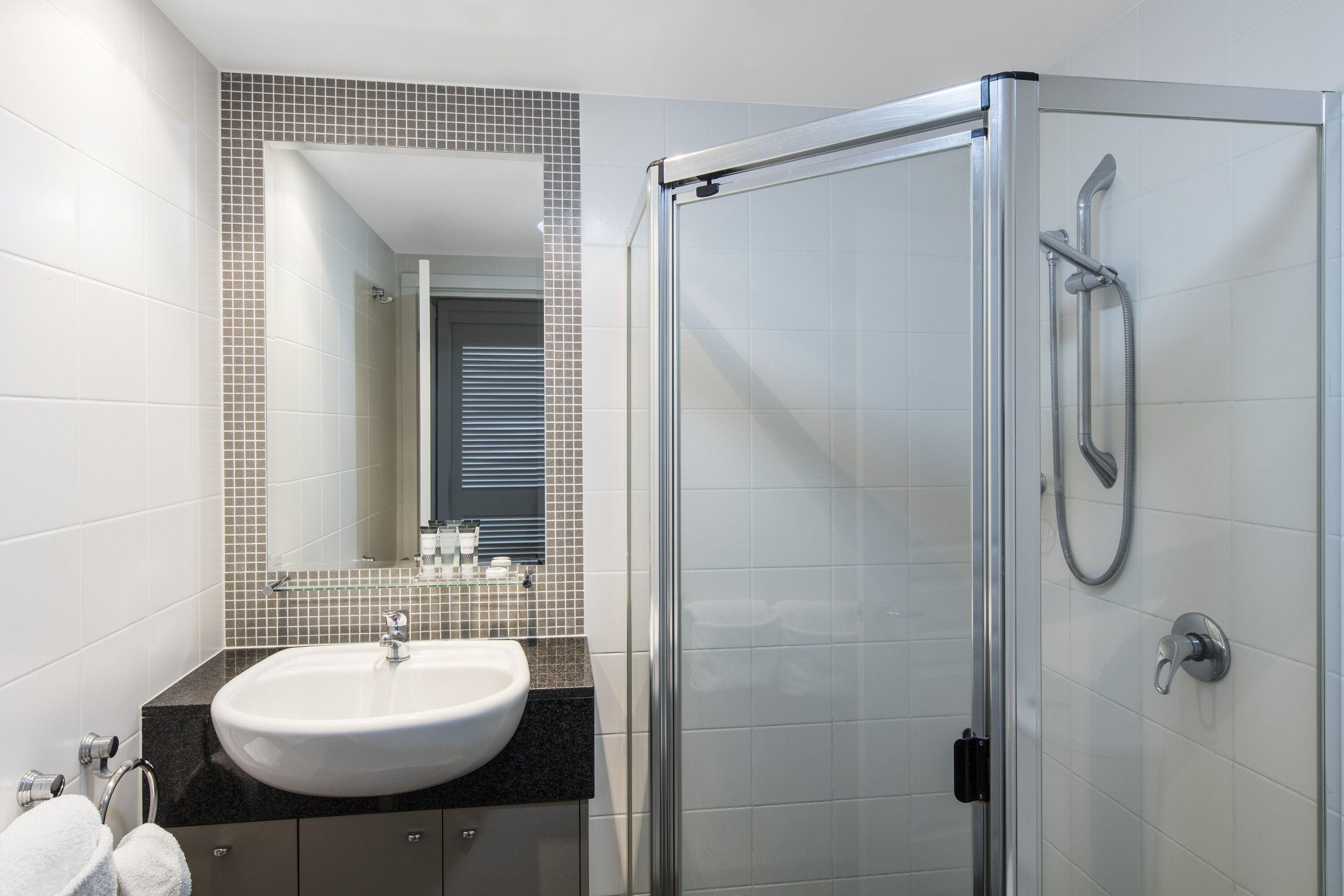 Oaks Mews Aparthotel 4*