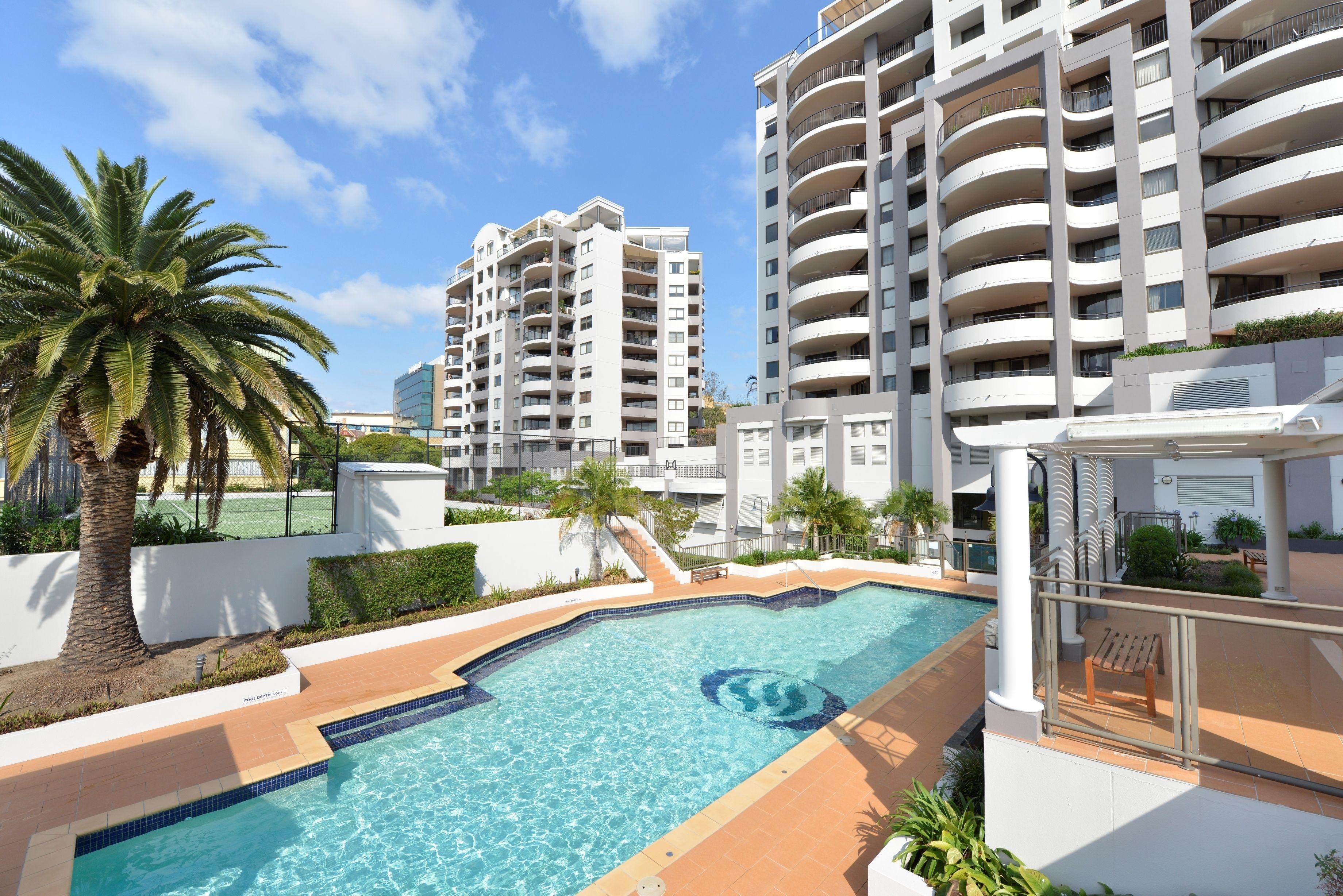 The Oasis Aparthotel 4*