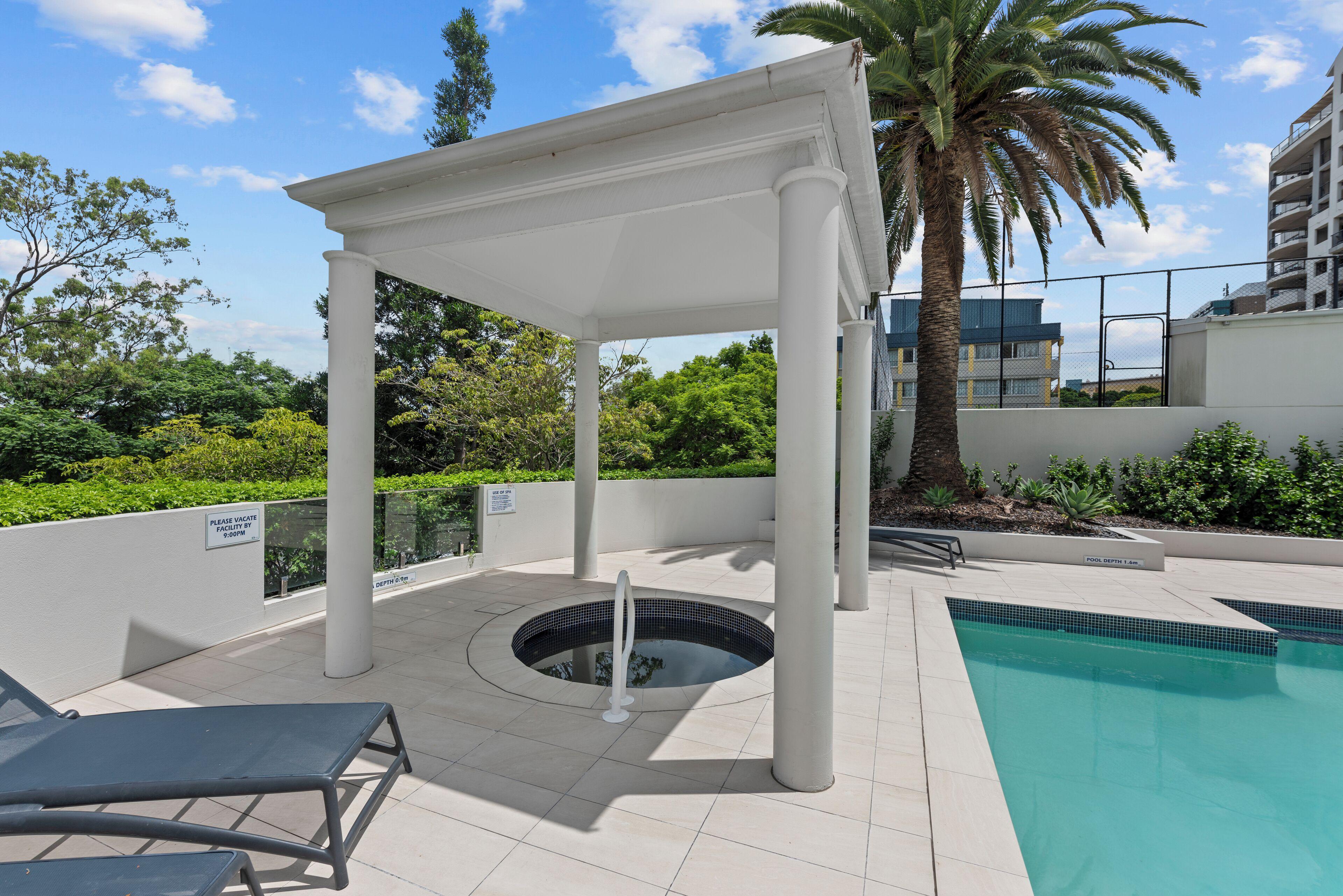 Aparthotel The Oasis 4*