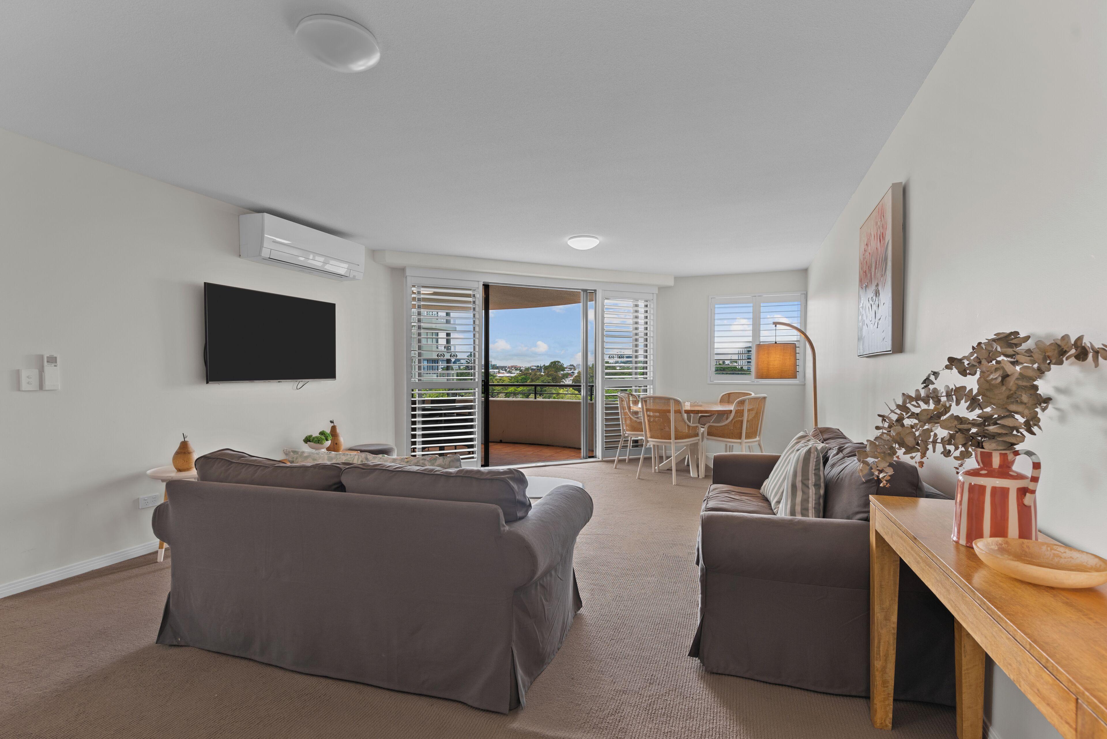 The Oasis Aparthotel 4*