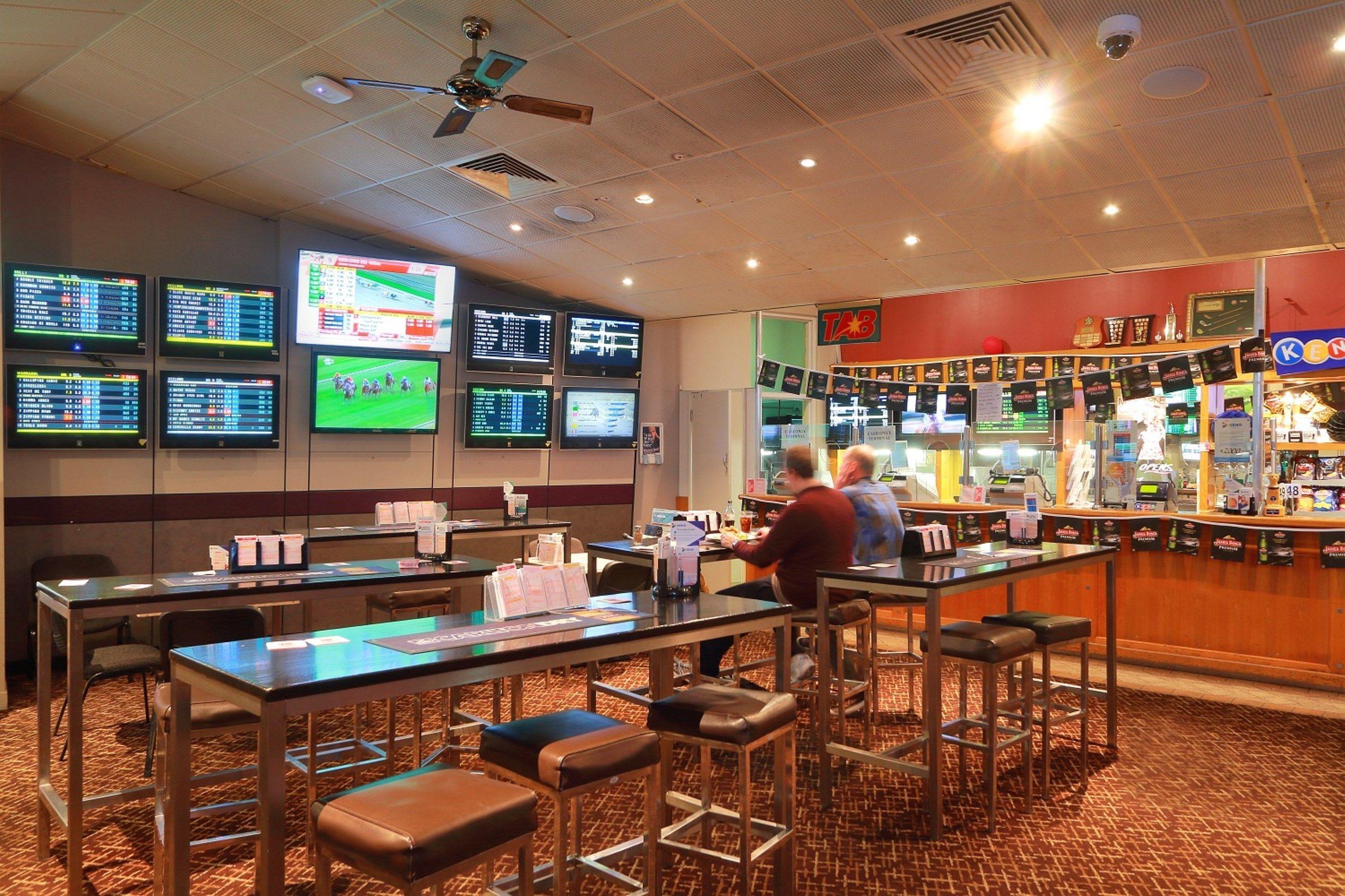 Nightelier Mitchelton The Brook Hotel