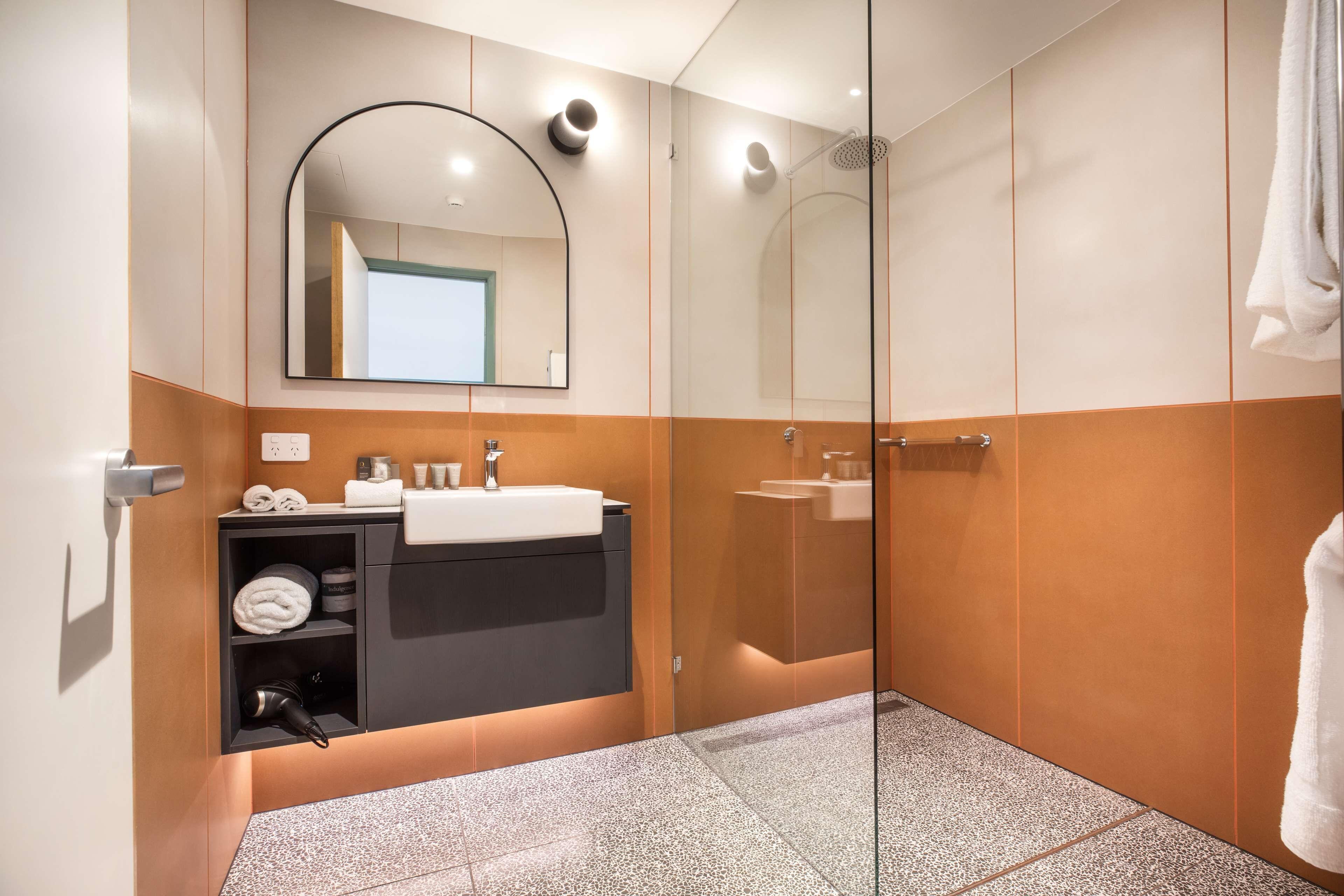 Nightelier Mitchelton The Brook