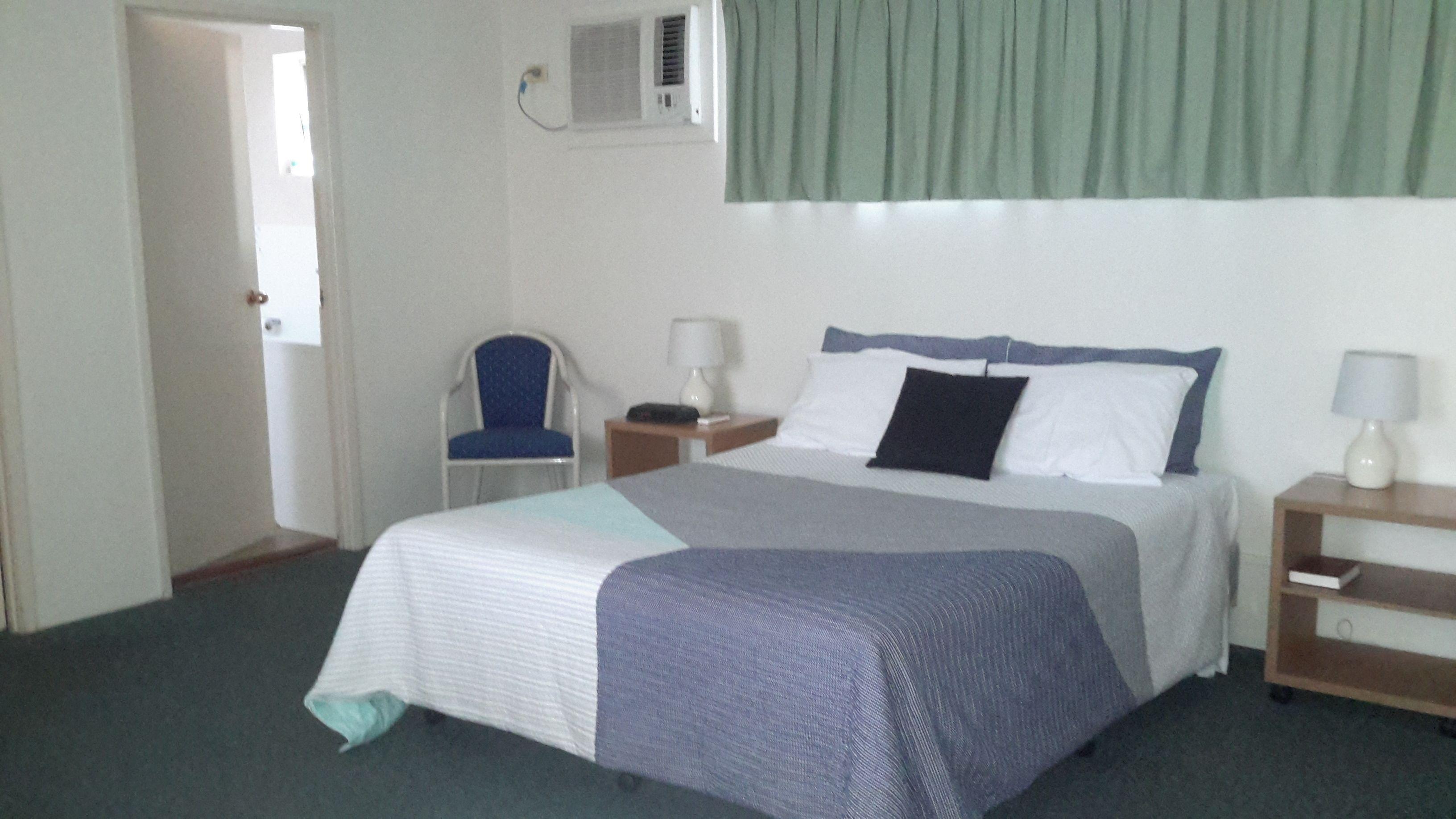 Paramount 4*