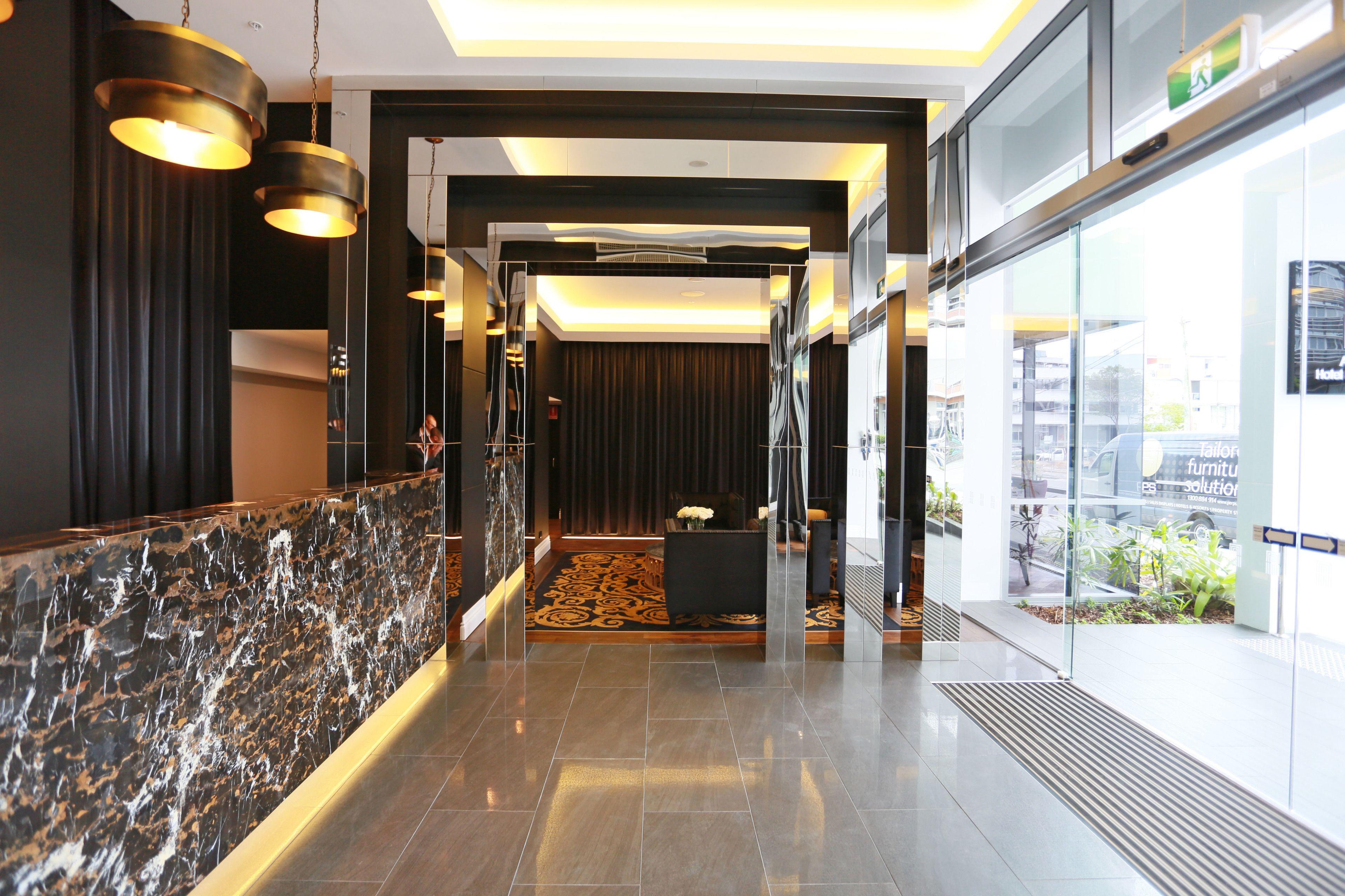 Alex Perry & 4* Brisbane