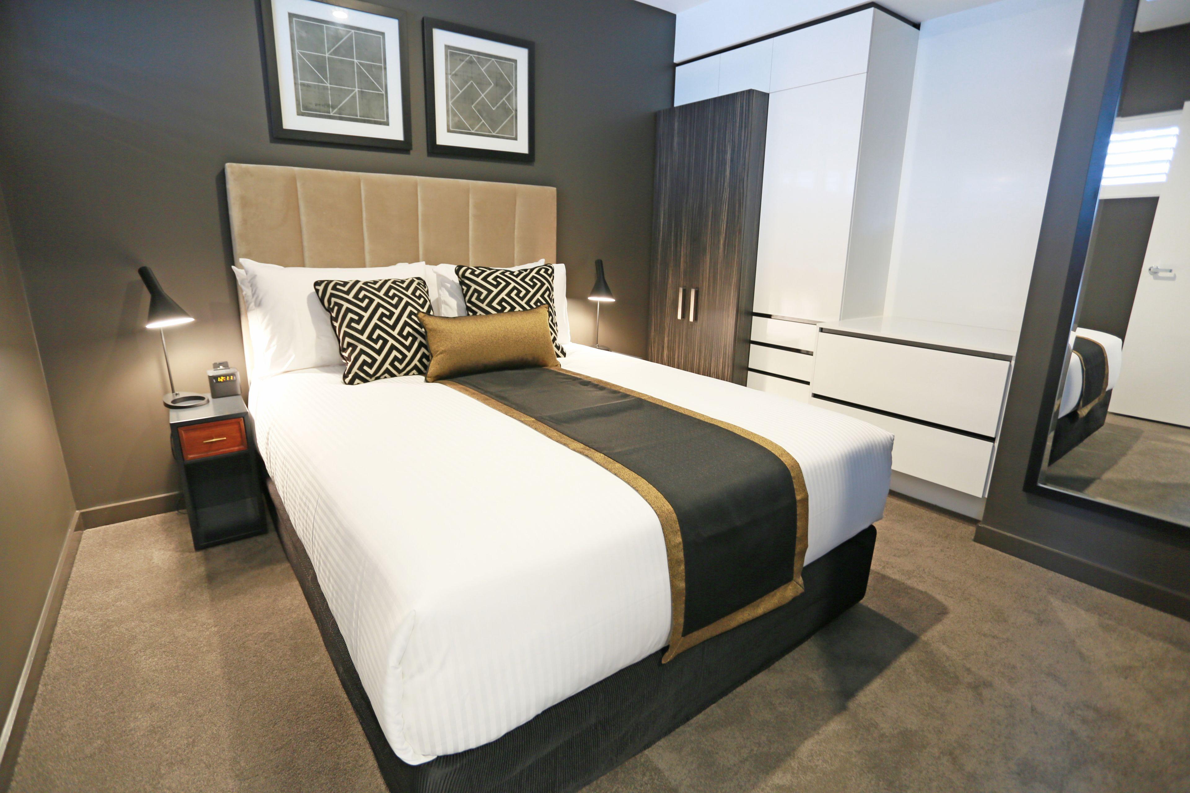 Hotel Alex Perry & 4*