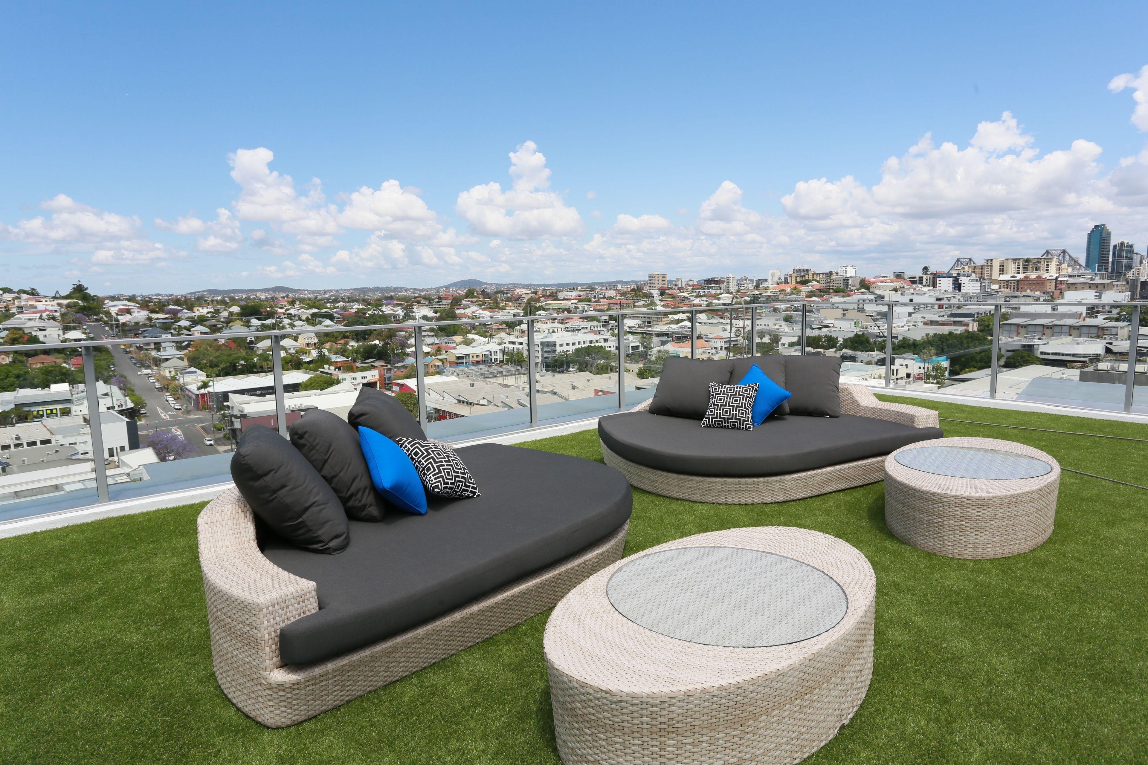 Alex Perry & 4* Brisbane